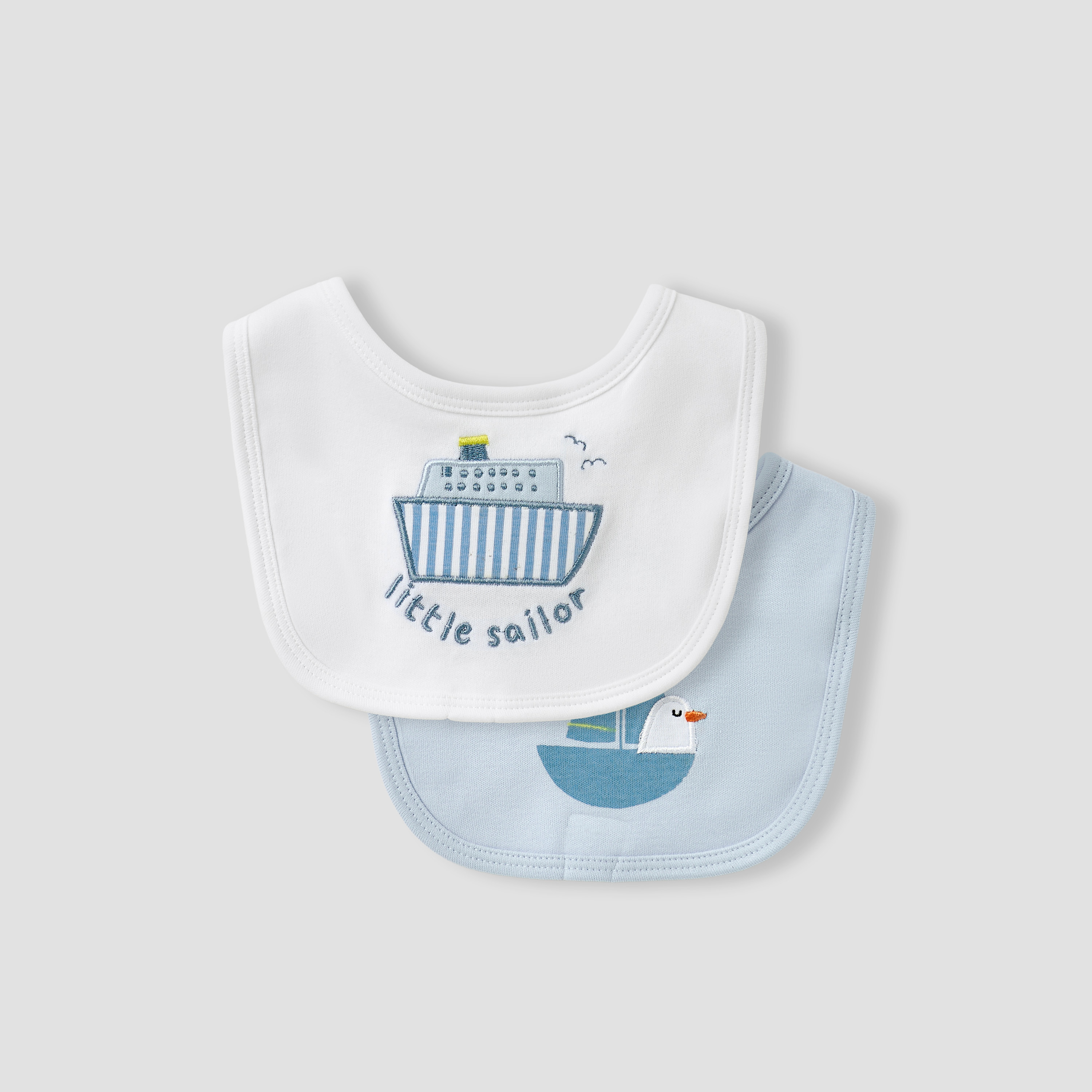 مريلة بزر إغلاق وطبعات من جونيورز - طقم من قطعتين-baby-feeding-bibs-image-1