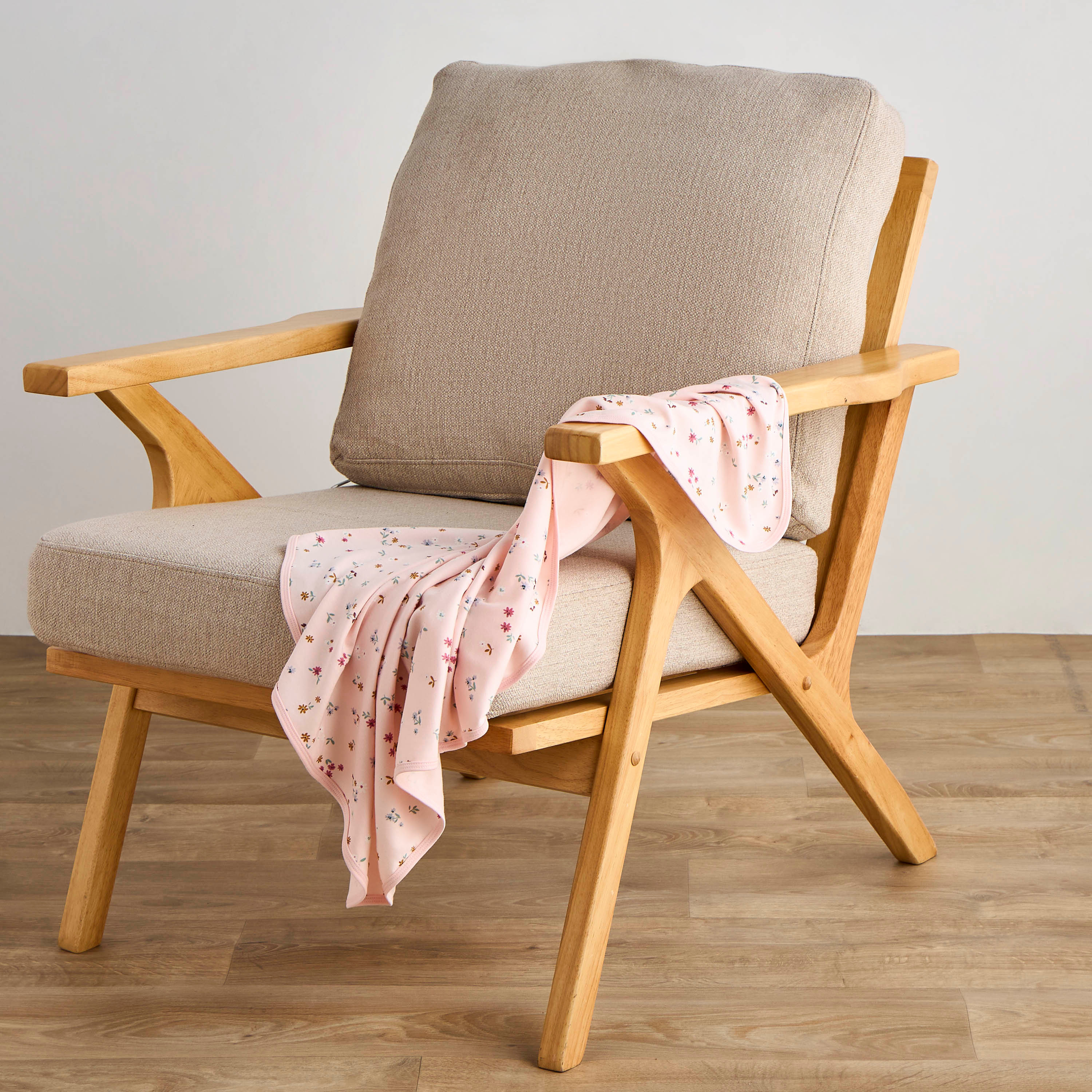 طقم بطانية حديثي ولادة بطبعات قطعتين من جونيورز-baby-nursery-blanketsandswaddles-receivingblankets-image-2