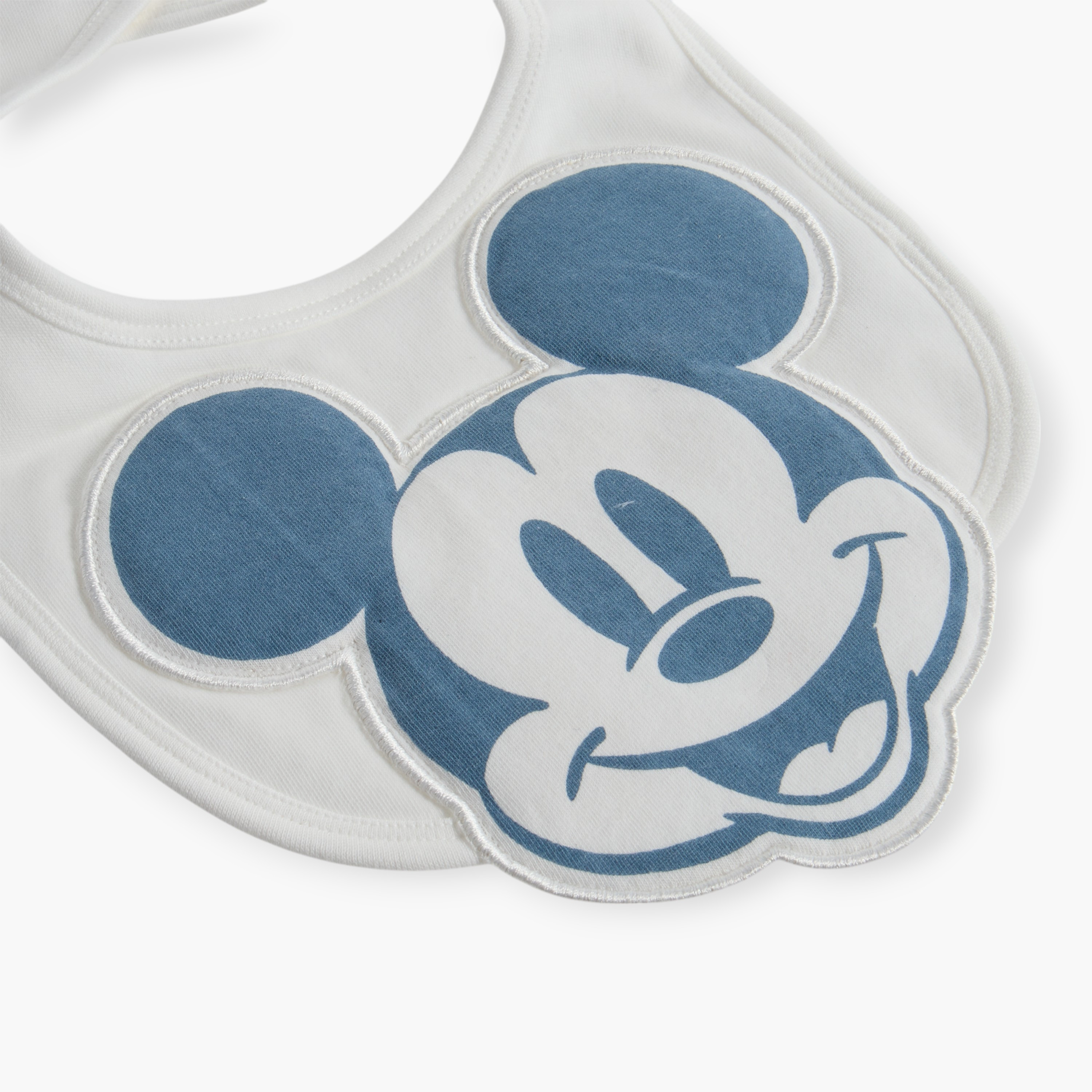مريلة بطبعات وزر إغلاق كباس من ديزني-baby-feeding-bibs-image-3