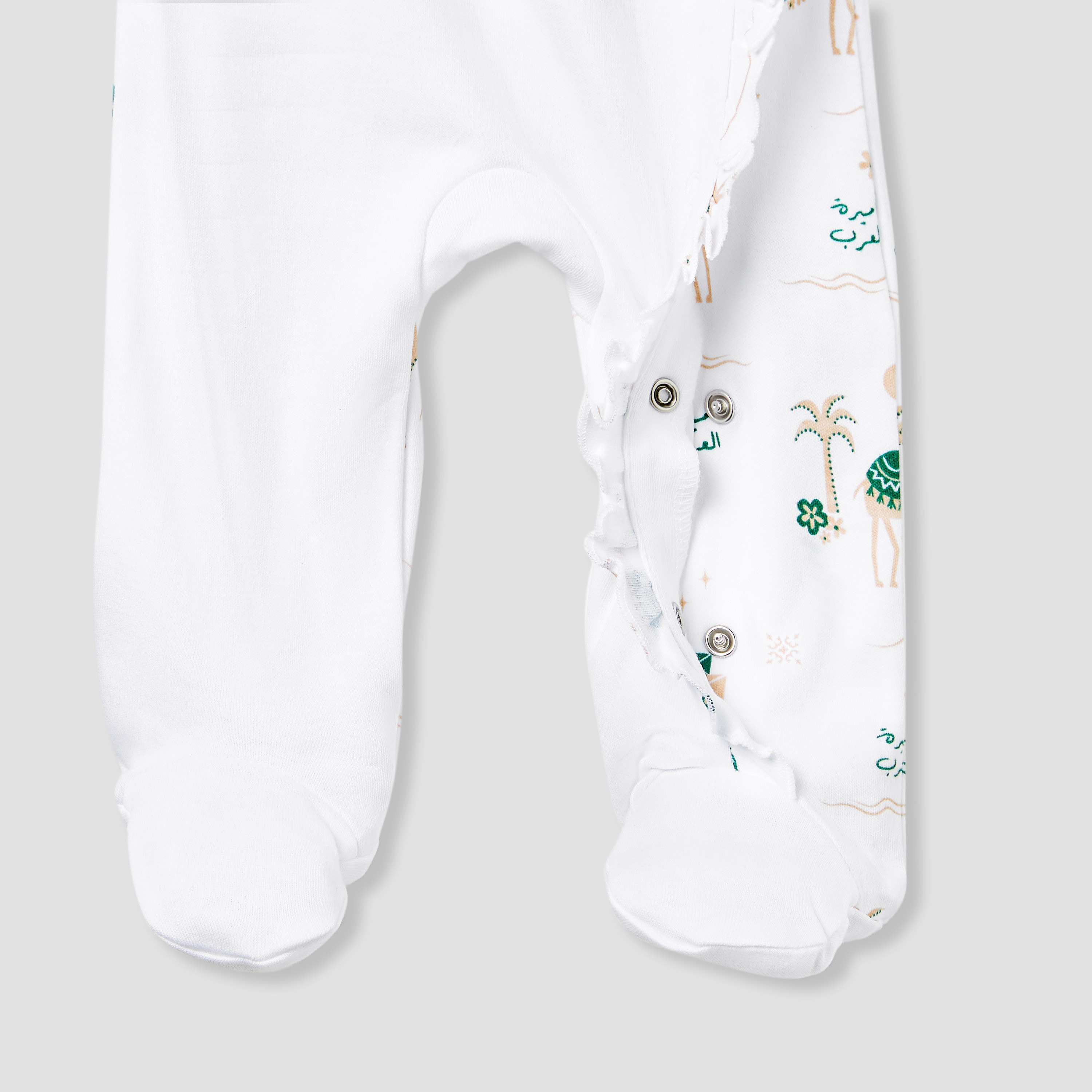 بدلة نوم بتفاصيل كشكش وطبعات جمل من جونيورز-baby-girls-clothing-nightwear-sleepsuits-image-4
