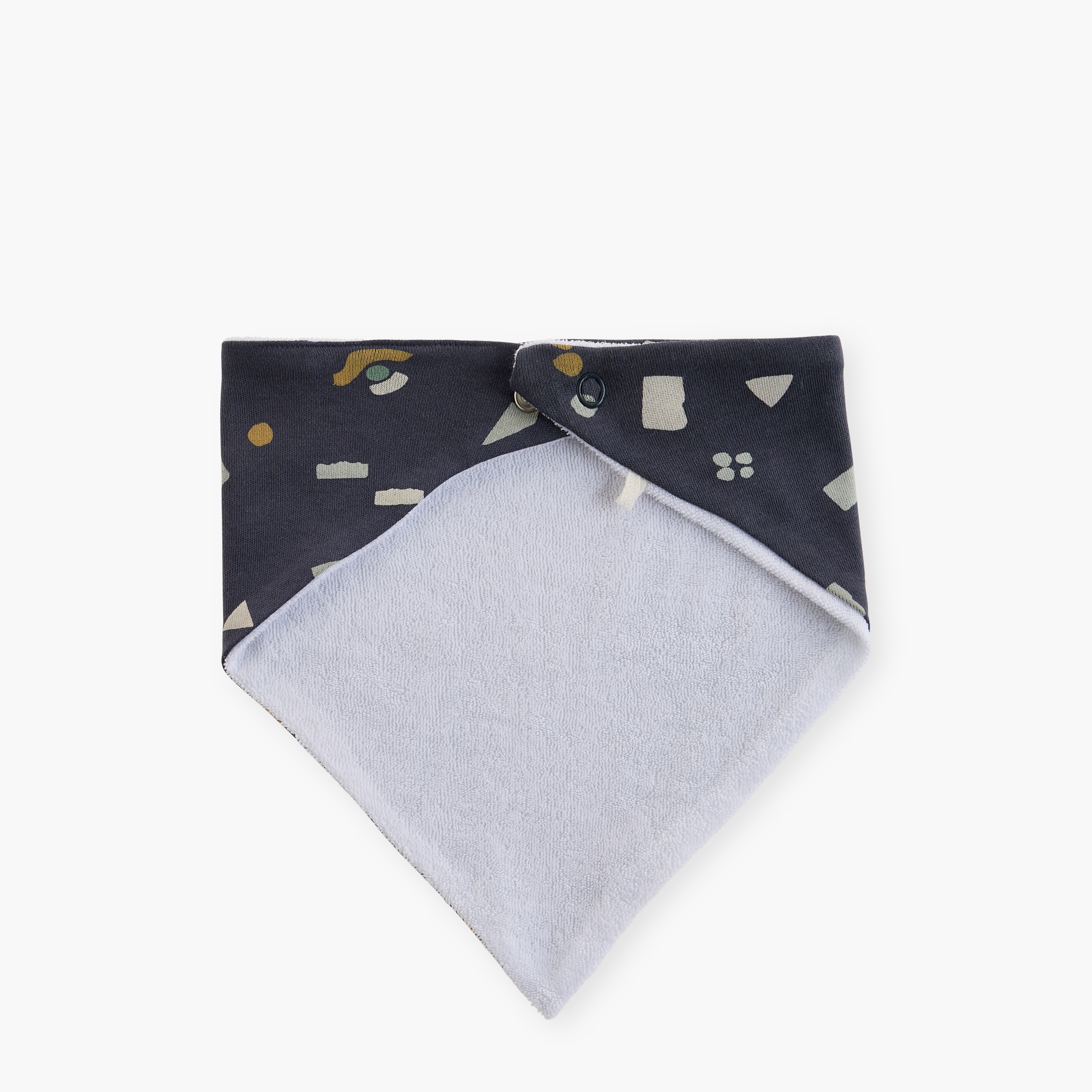 مريلة بطبعات وزر إغلاق من جونيورز - طقم من 3 قطع-baby-feeding-bibs-image-5