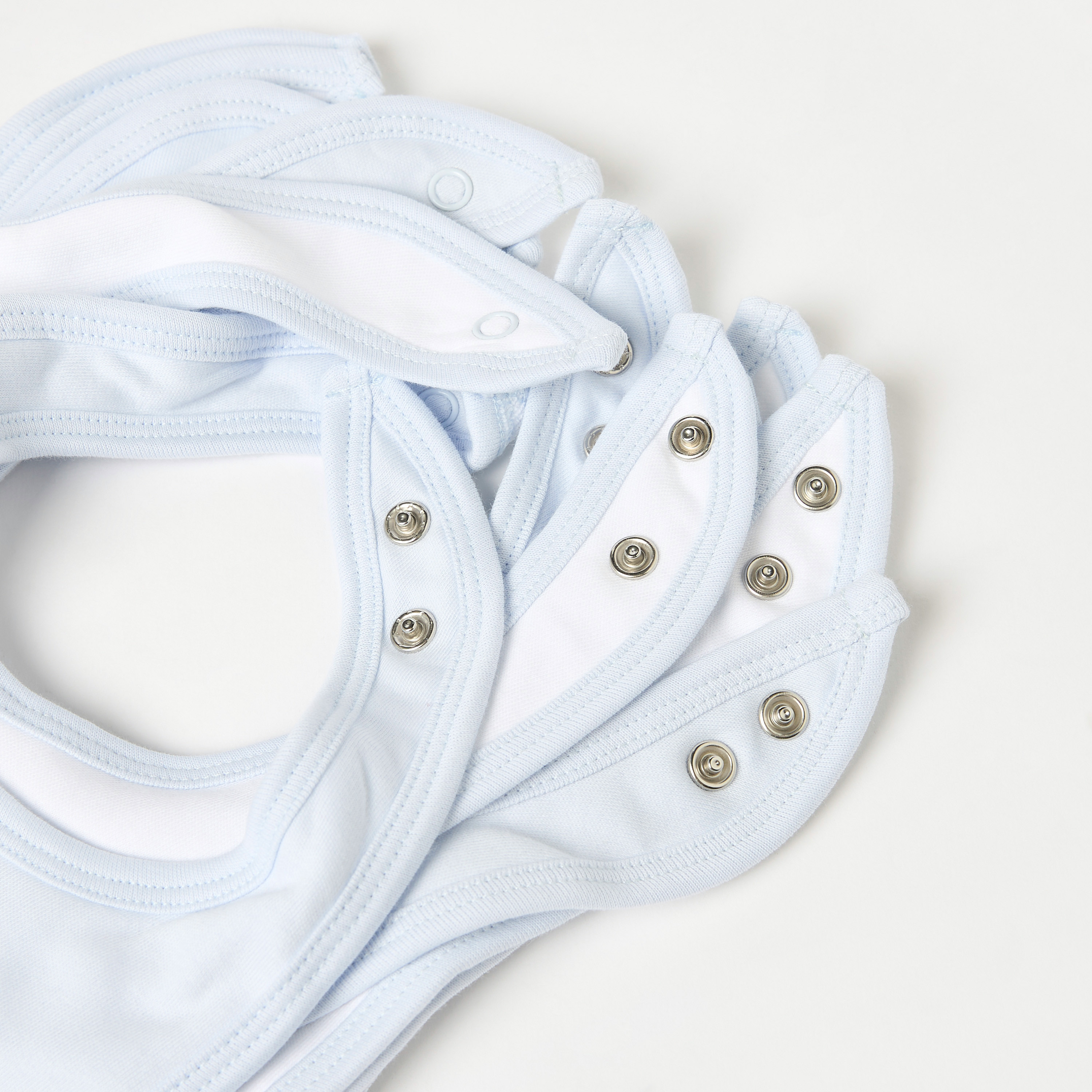 Juniors Printed Muslin Bib with Button Closure - Set of 7-baby-feeding-bibs-image-4