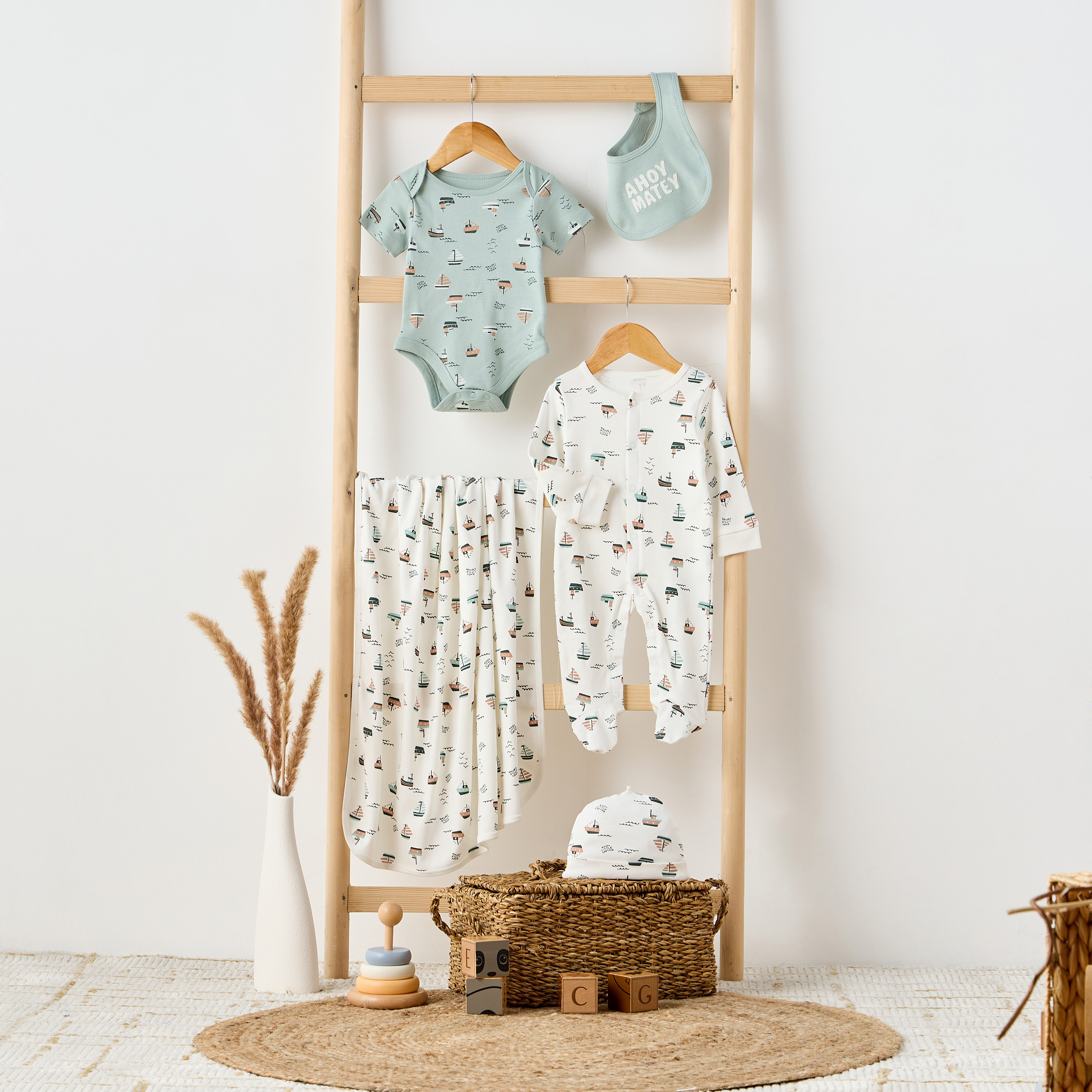 طقم هدايا ملابس بطبعات بحرية 5 قطع من جونيورز-baby-boys-clothing-setsandcoords-image-1