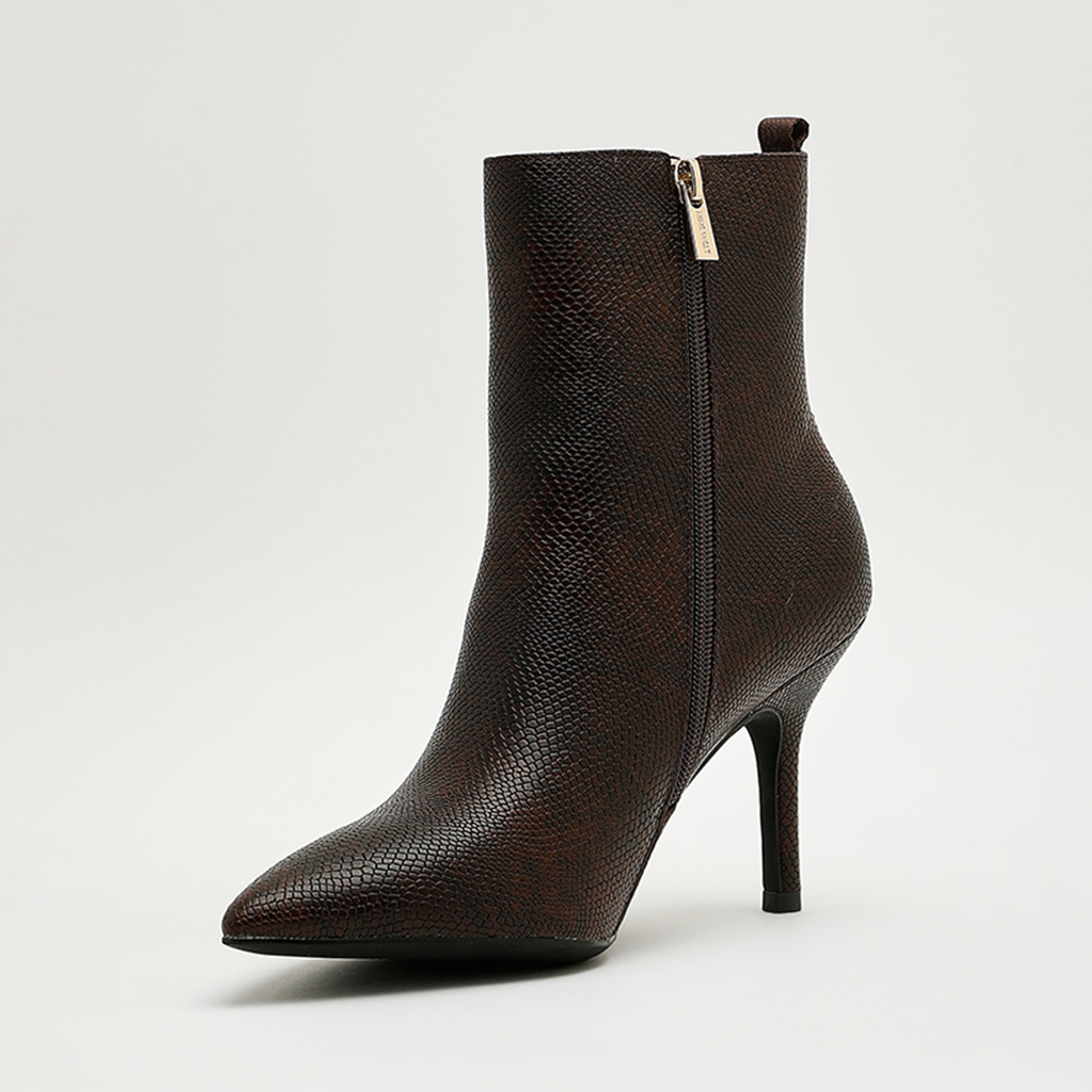 حذاء نسائي من ناين ويست بكعب ستيليتو ومقدمة مدببة مع الرقبة العالية | PENNA2-women-shoes-boots-image-2