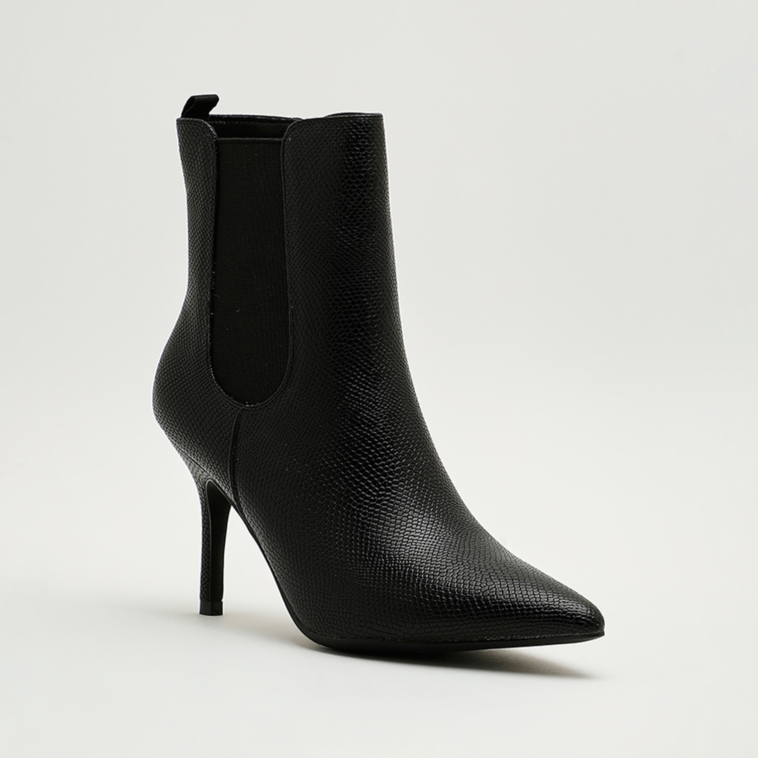 حذاء نسائي من ناين ويست بكعب ستيليتو ومقدمة مدببة مع الرقبة العالية | PENNA3-women-shoes-boots-image-1