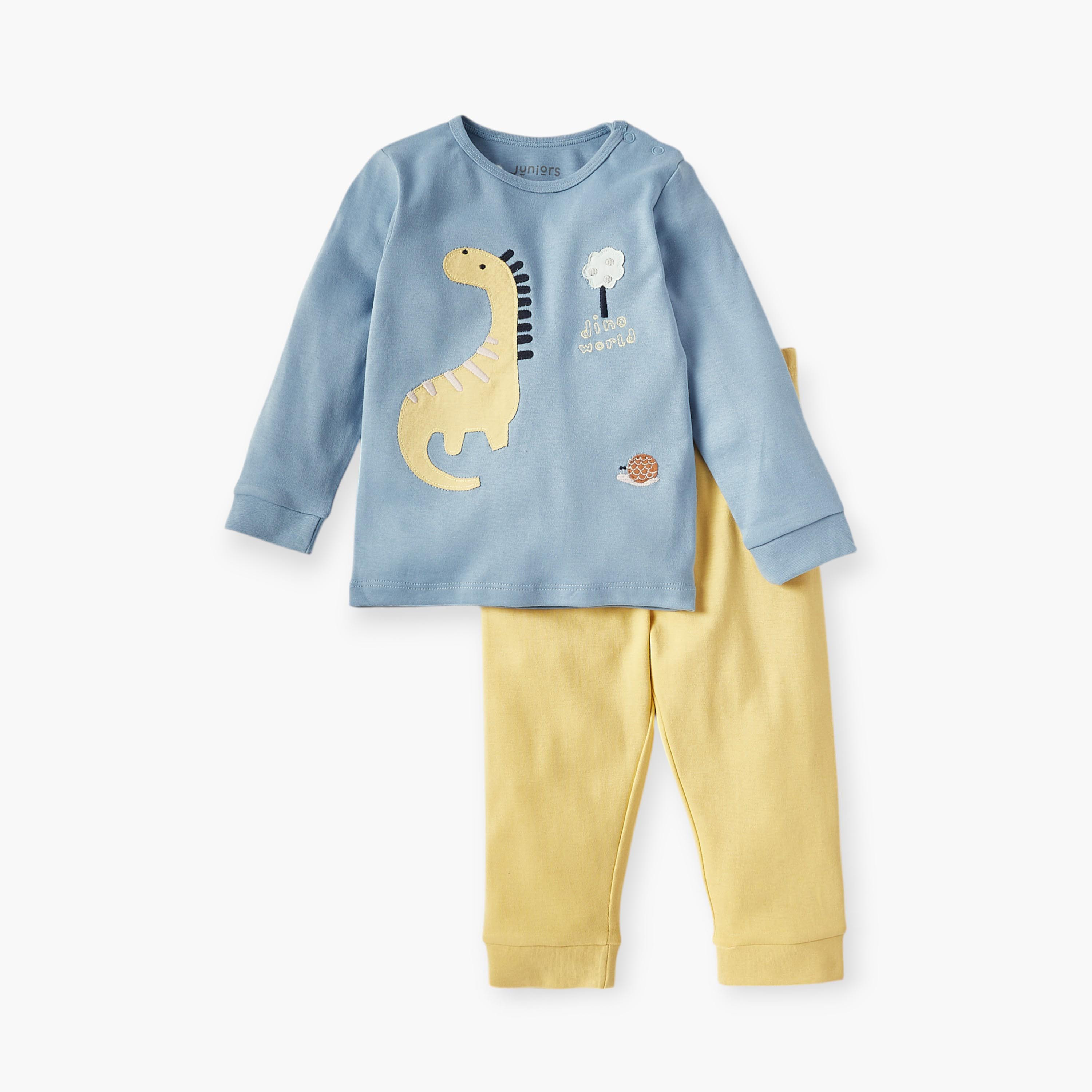 طقم تيشيرت بأكمام طويلة وتزيينات ديناصور مع بنطلون بيجاما من جونيورز-baby-boys-clothing-nightwear-pyjamasets-image-1