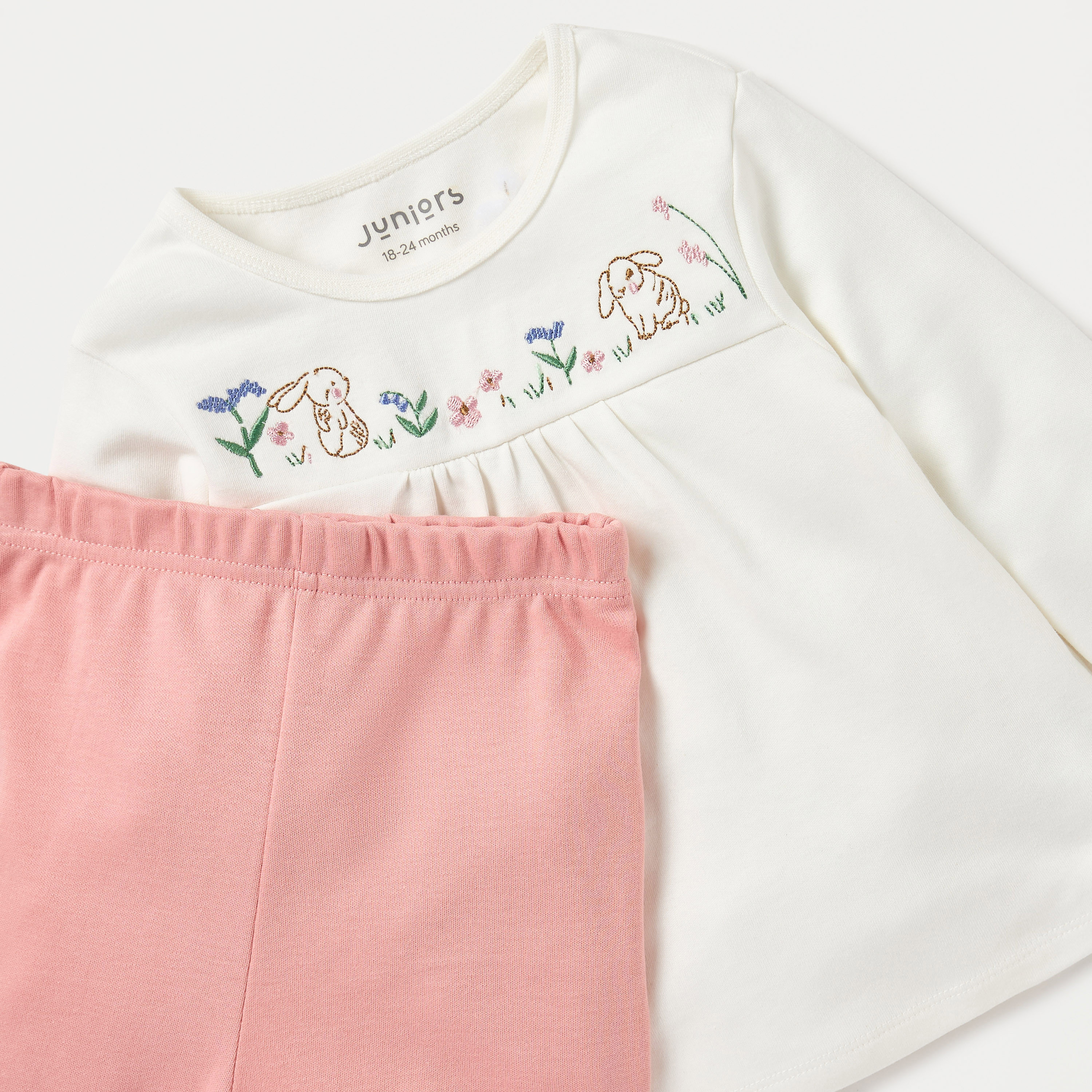 طقم تيشيرت بأكمام طويلة وتطريز أرنب مع بنطلون بيجاما مطاطي من جونيورز-baby-girls-clothing-nightwear-pyjamasets-image-4