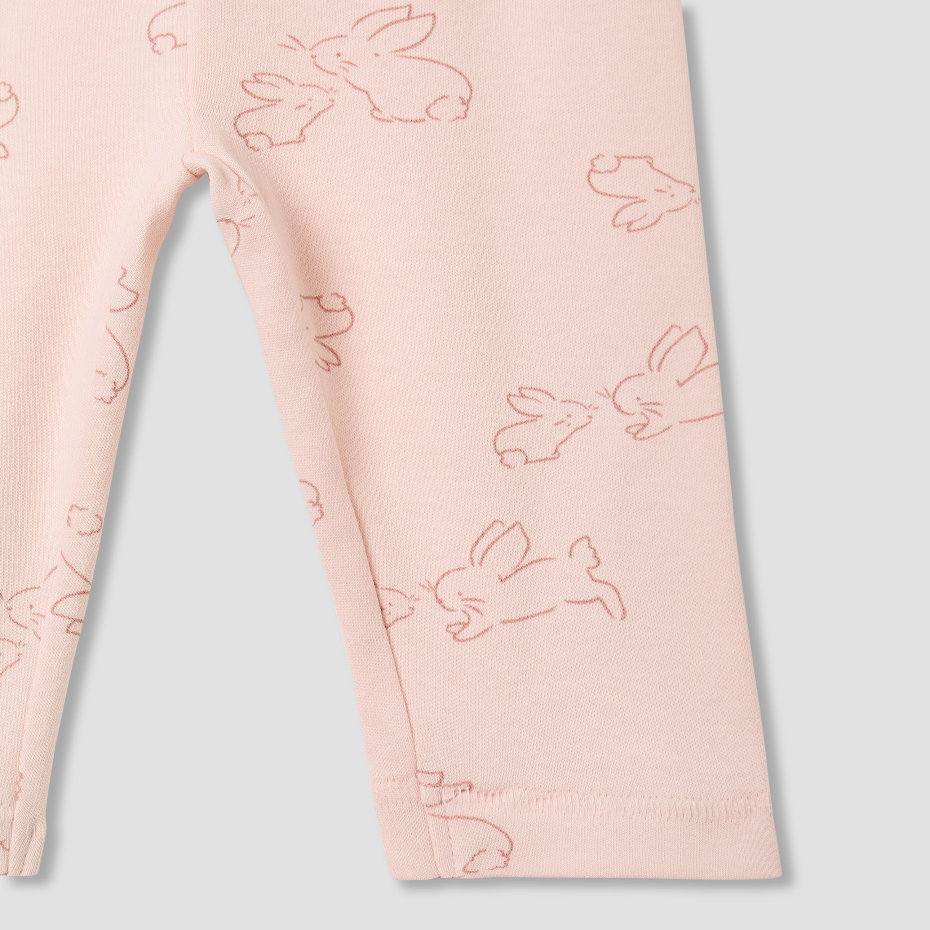 طقم تيشيرت بأكمام طويلة وبنطلون بيجاما بطبعات زهرية من جونيورز-baby-girls-clothing-nightwear-pyjamasets-image-8