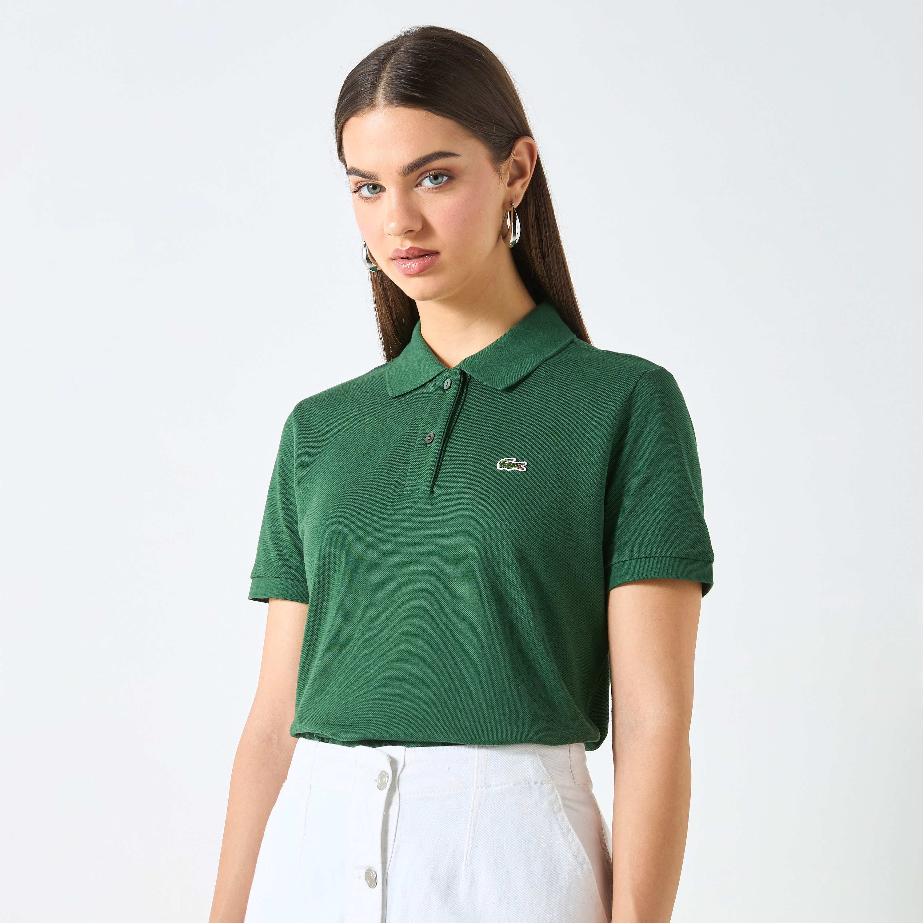 تيشيرت بولو بأكمام قصيرة وزخارف شعار من لاكوست-women-clothing-tshirts-image-1