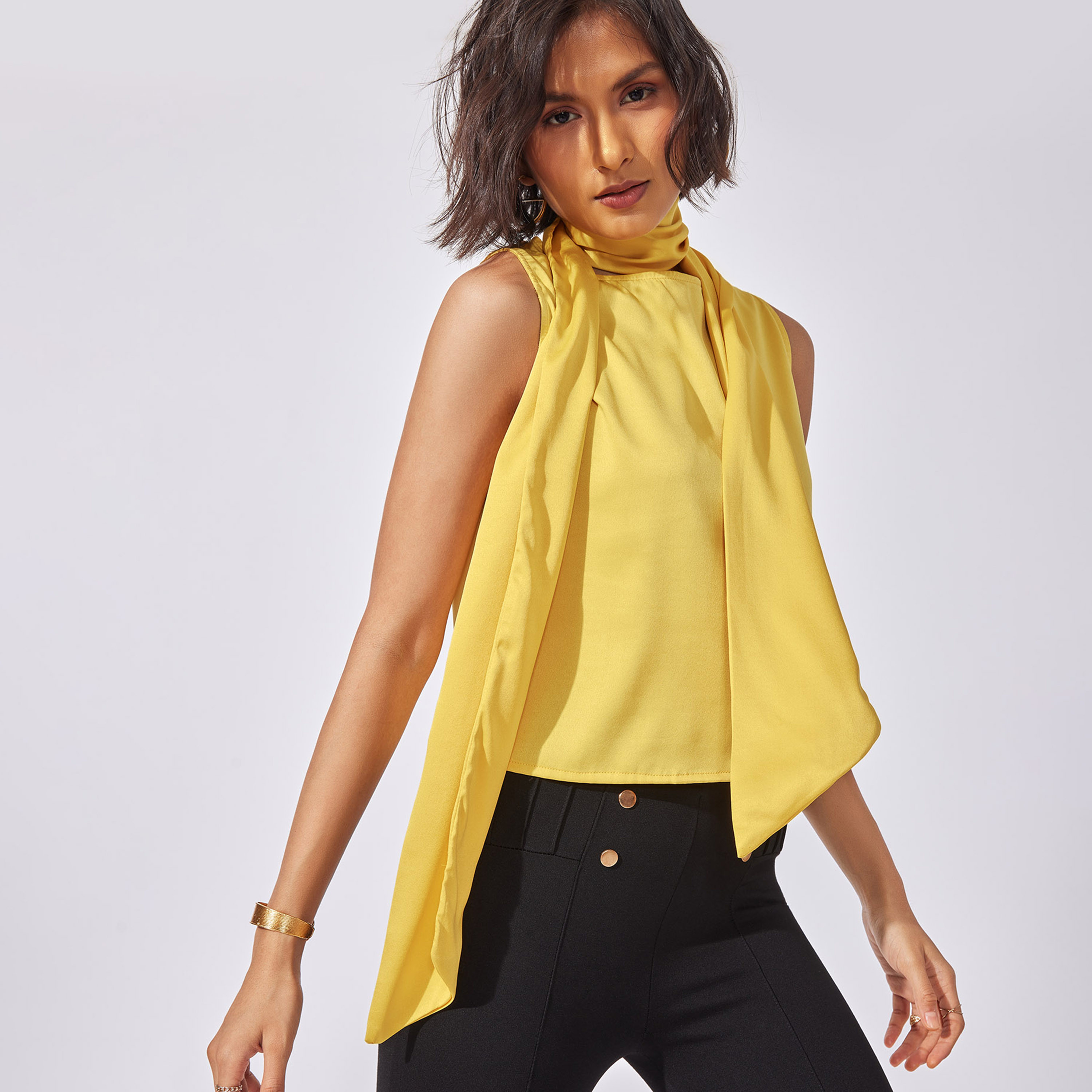 بلوزة بلا أكمام وياقة برباط سادة من ليبل أوف لايف-women-clothing-shirtsandblouses-blouses-image-2