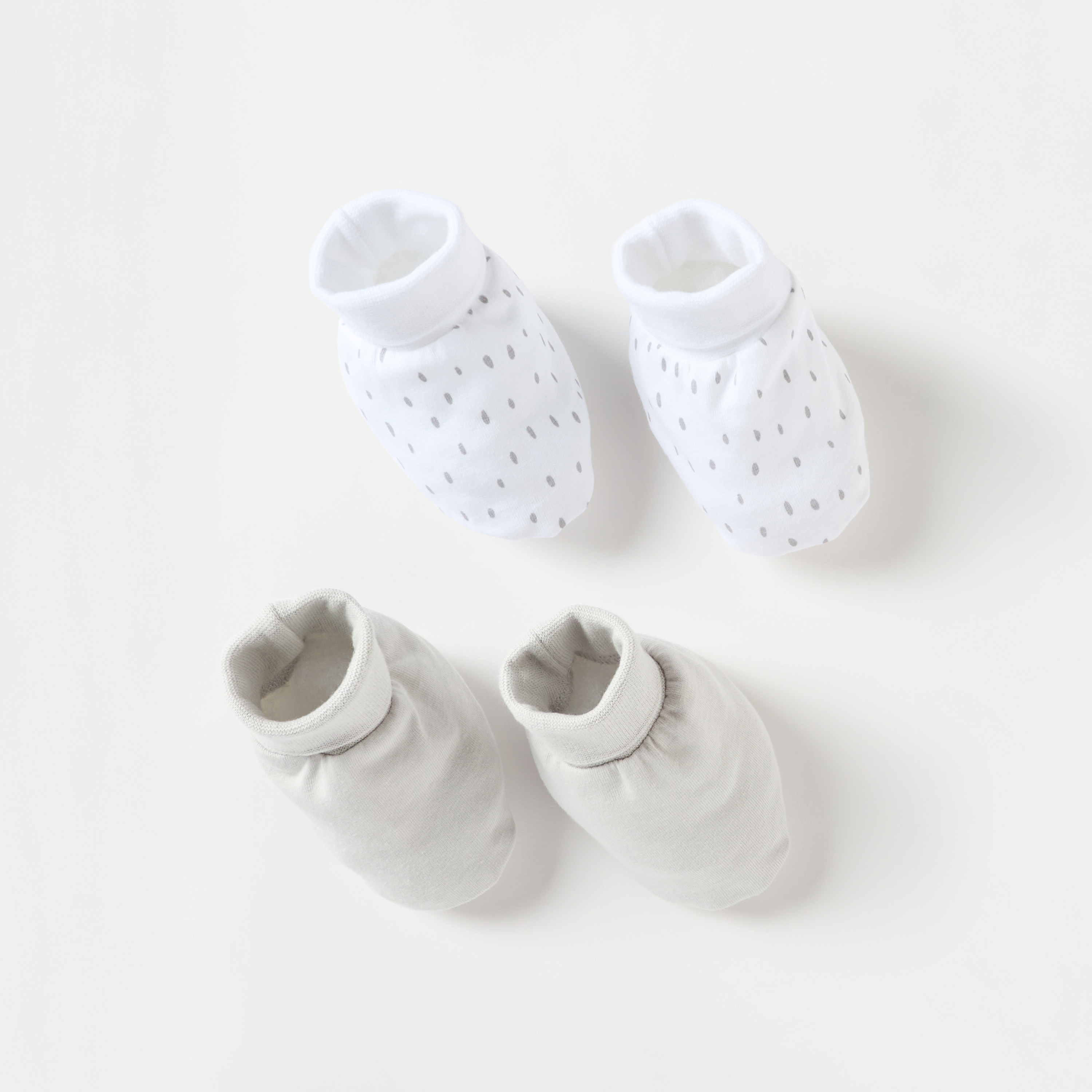أبوات متنوعة سهلة الارتداء من جونيورز - طقم من بوتين-baby-boys-shoes-booties-image-2