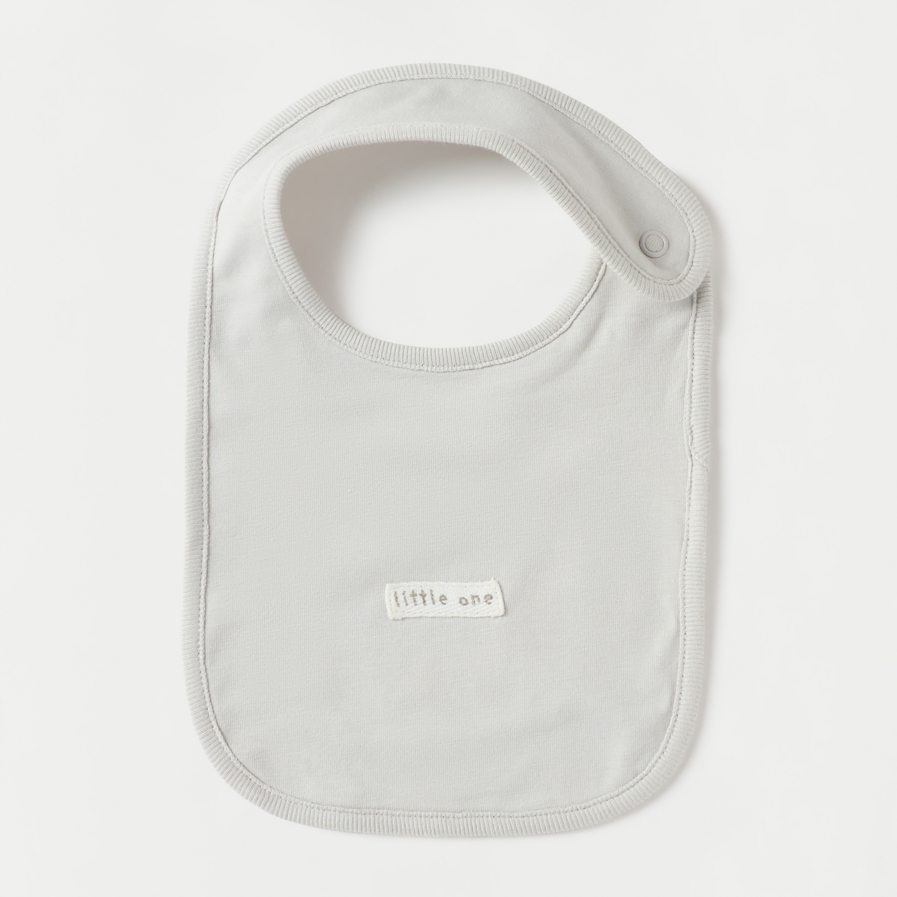 مرايل متنوعة بزر إغلاق كبّاس من جونيورز - طقم من قطعتين-baby-feeding-bibs-image-3