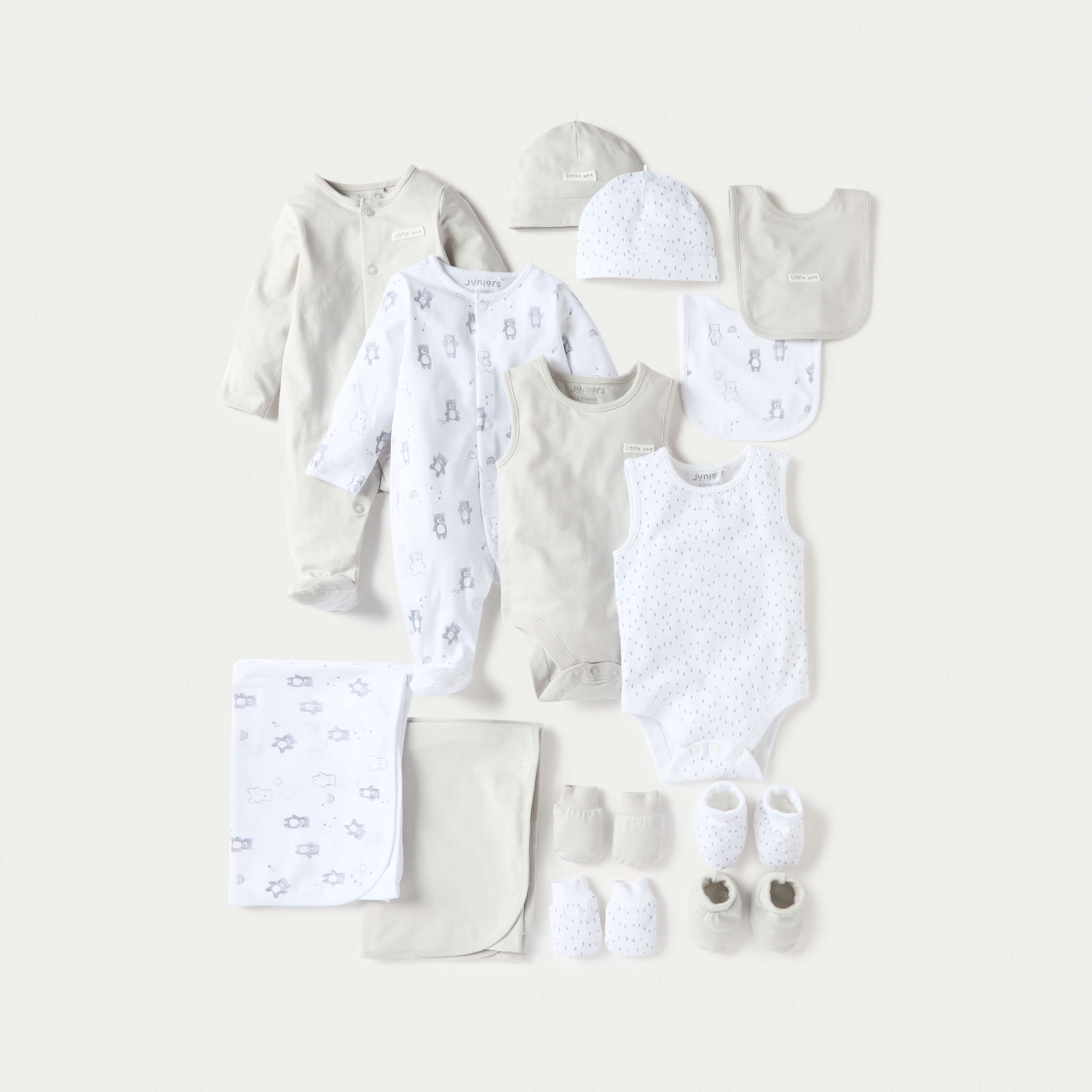 مرايل متنوعة بزر إغلاق كبّاس من جونيورز - طقم من قطعتين-baby-feeding-bibs-image-6