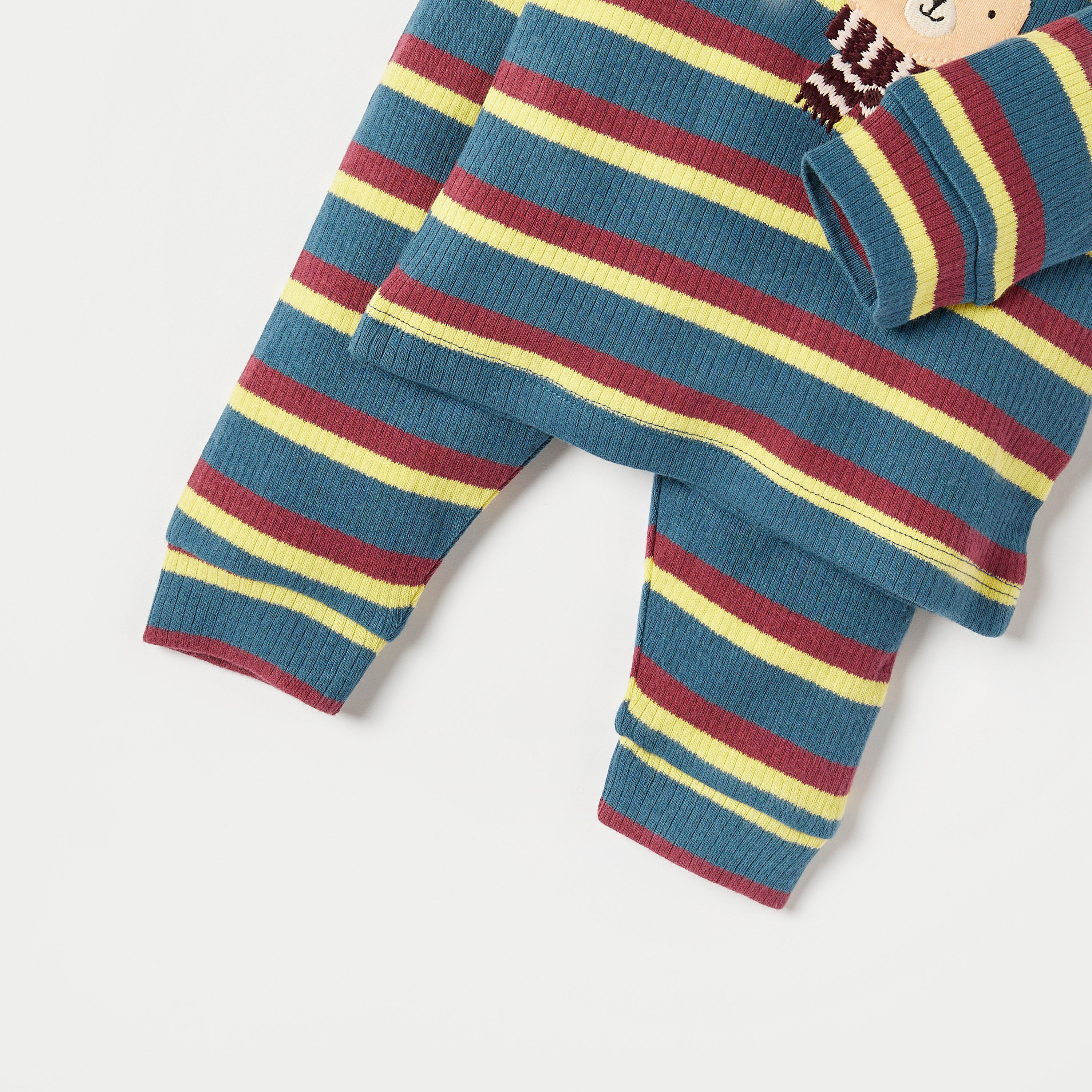 طقم بنطلون بيجاما وتيشيرت مخطط من جونيورز-baby-boys-clothing-nightwear-pyjamasets-image-5