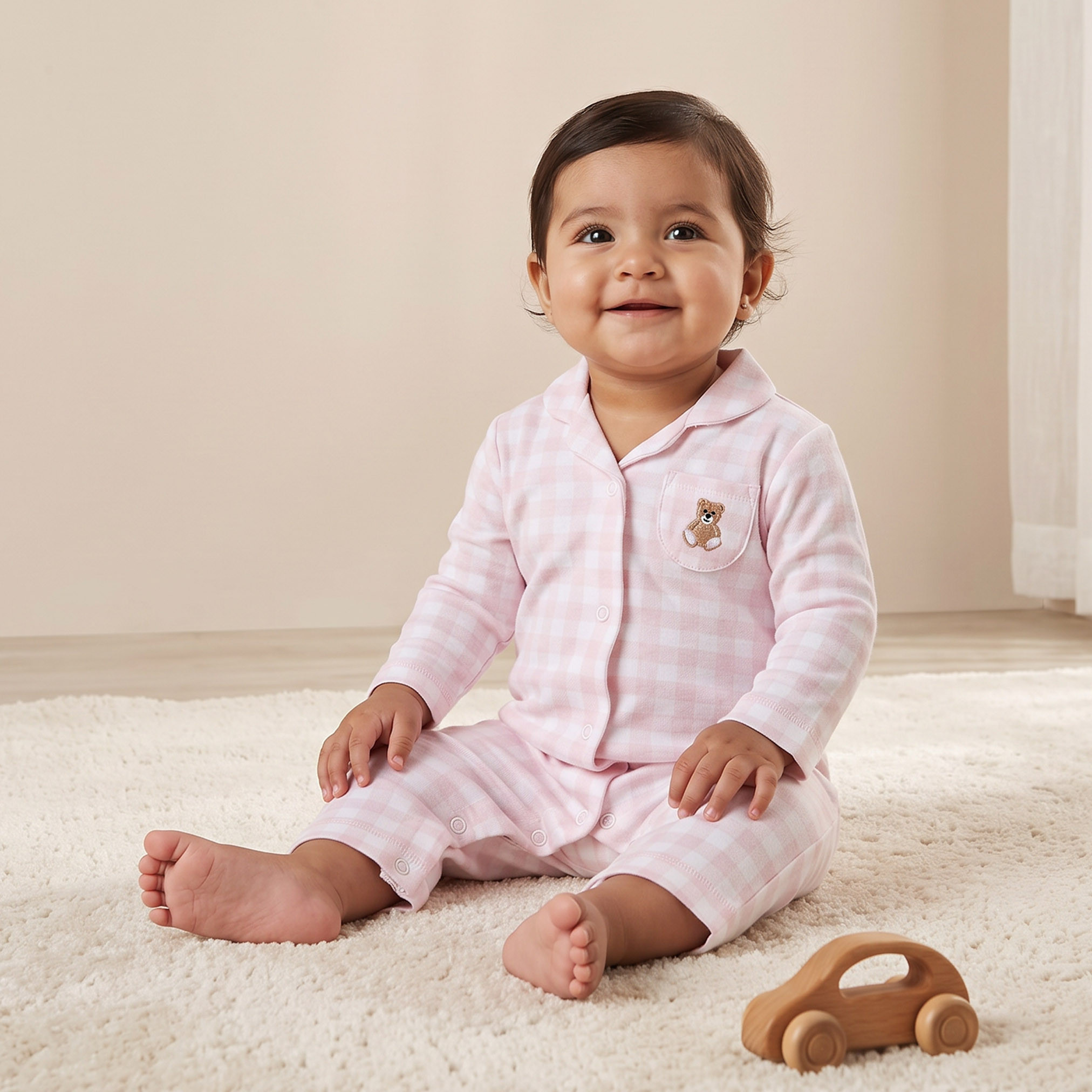 بدلة نوم قطنية بياقة وتطريز دب لطيف-baby-girls-clothing-nightwear-sleepsuits-image-1
