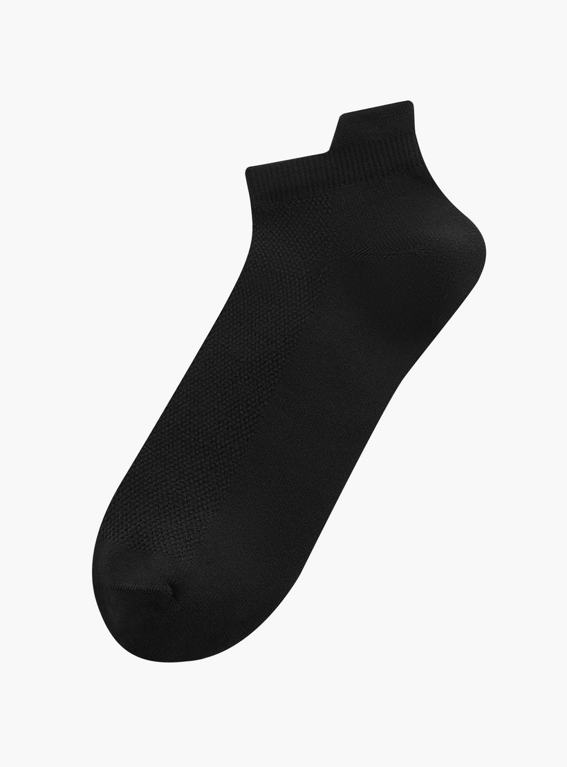 طقم جوارب رياضية 3 أزواج بطول الكاحل وطبعات من داش-men-socks-image-2
