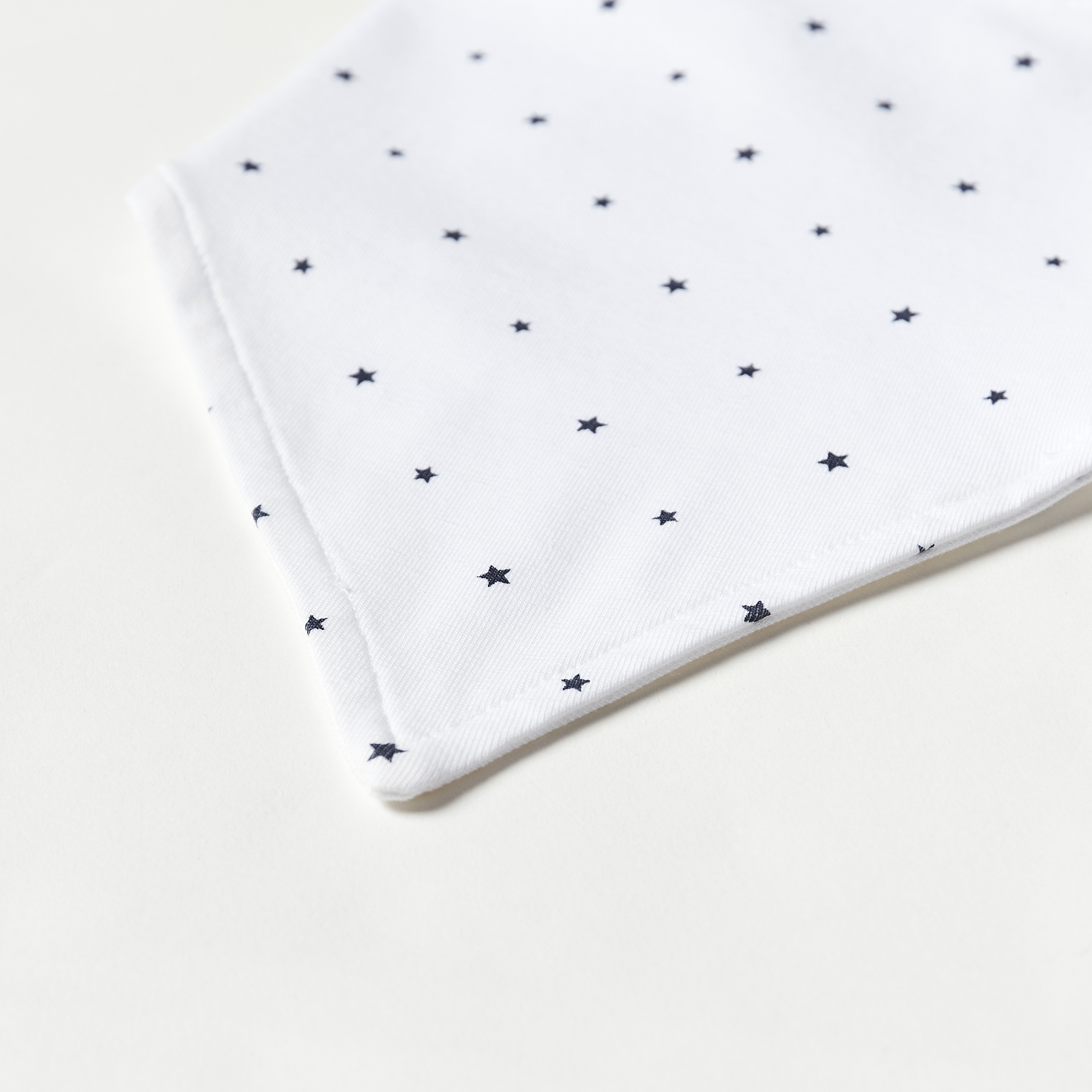 Juniors All-Over Star Print Bib with Snap Button Closure-baby-feeding-bibs-image-2