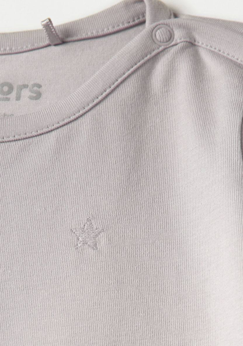 Juniors Star Embroidered T-shirt with Short Sleeves and Round Neck-T Shirts-image-1