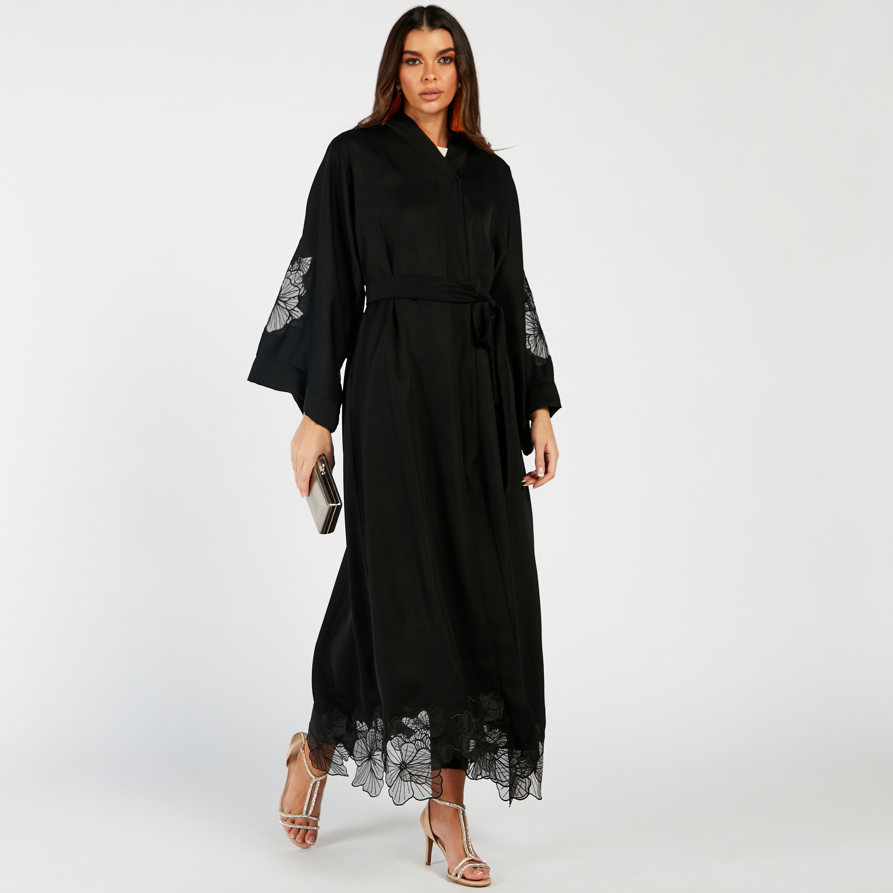 طقم عباية دانتيل زهرية وحجاب من نُخبة-women-arabicclothing-abayas-image-3