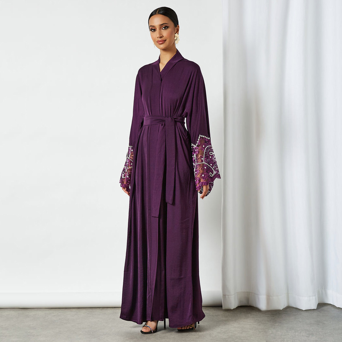 عباية مطرّزة مفتوحة من الأمام بحجاب وحزام رباط من نُخبة-women-arabicclothing-abayas-image-4