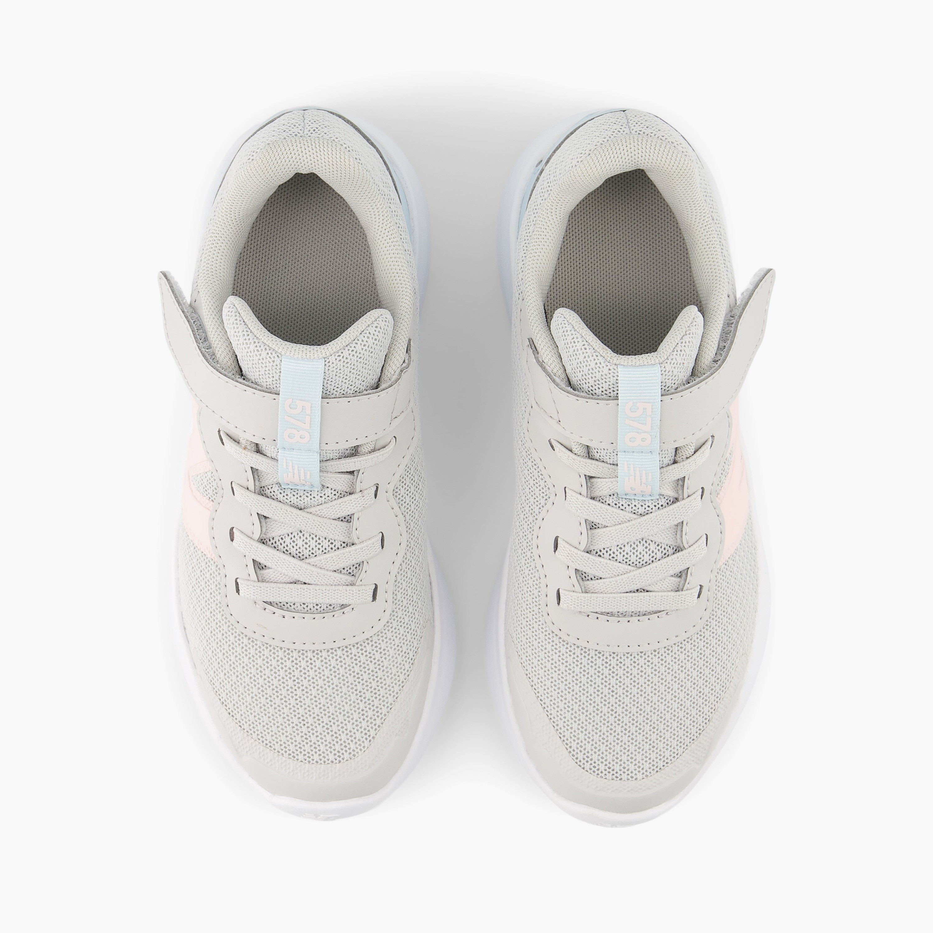 حذاء رياضي بشريط إغلاق لاصق وتفاصيل شعار للبنات من نيو بالانس-girls-shoes-sneakers-image-5