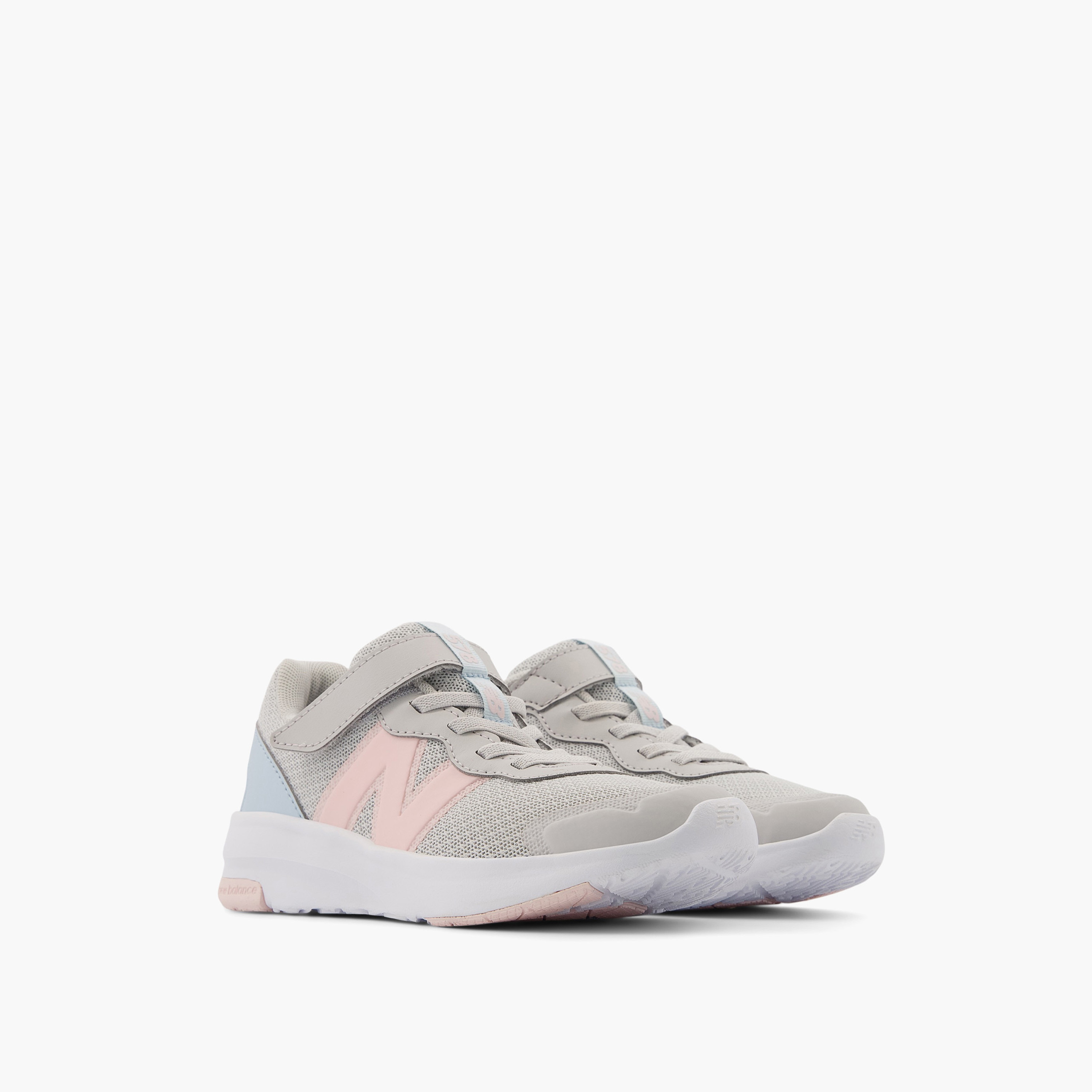 حذاء رياضي بشريط إغلاق لاصق وتفاصيل شعار للبنات من نيو بالانس-girls-shoes-sneakers-image-6