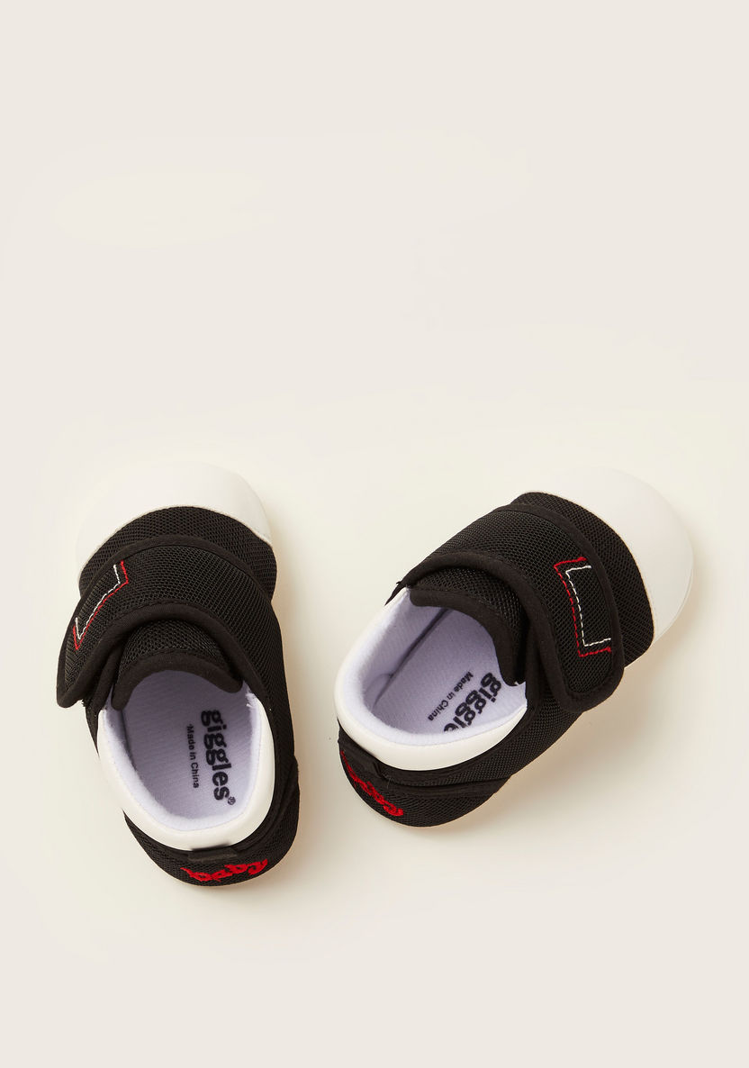 حذاء أطفال بارز الملمس بتفاصيل مغرزة من جيجلز-%D8%A7%D9%84%D8%A3%D8%A8%D9%88%D8%A7%D8%AA-image-0