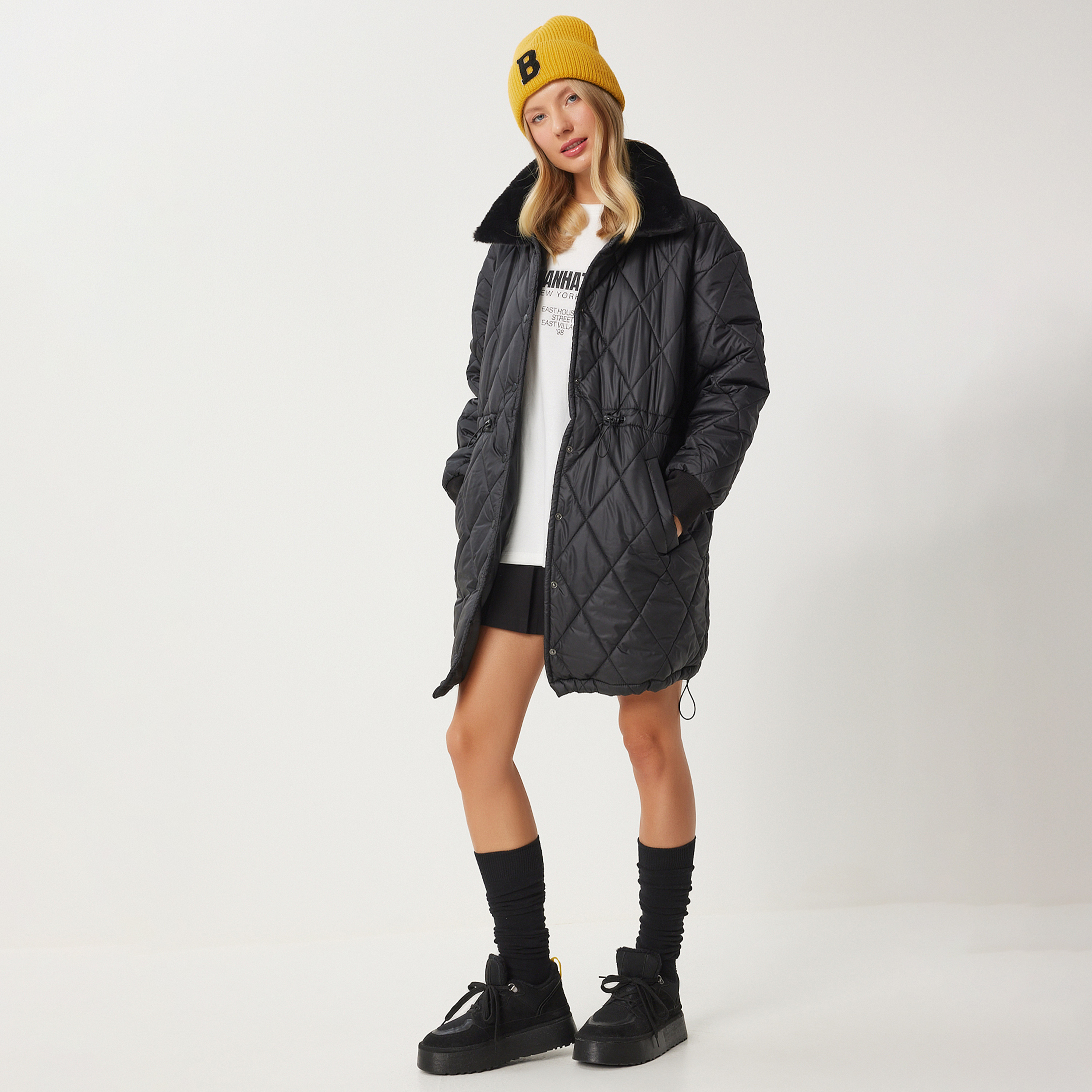 سترة نسائية سوداء بياقة من سعادة إسطنبول-women-winterwear-coatsandjackets-jackets-image-2