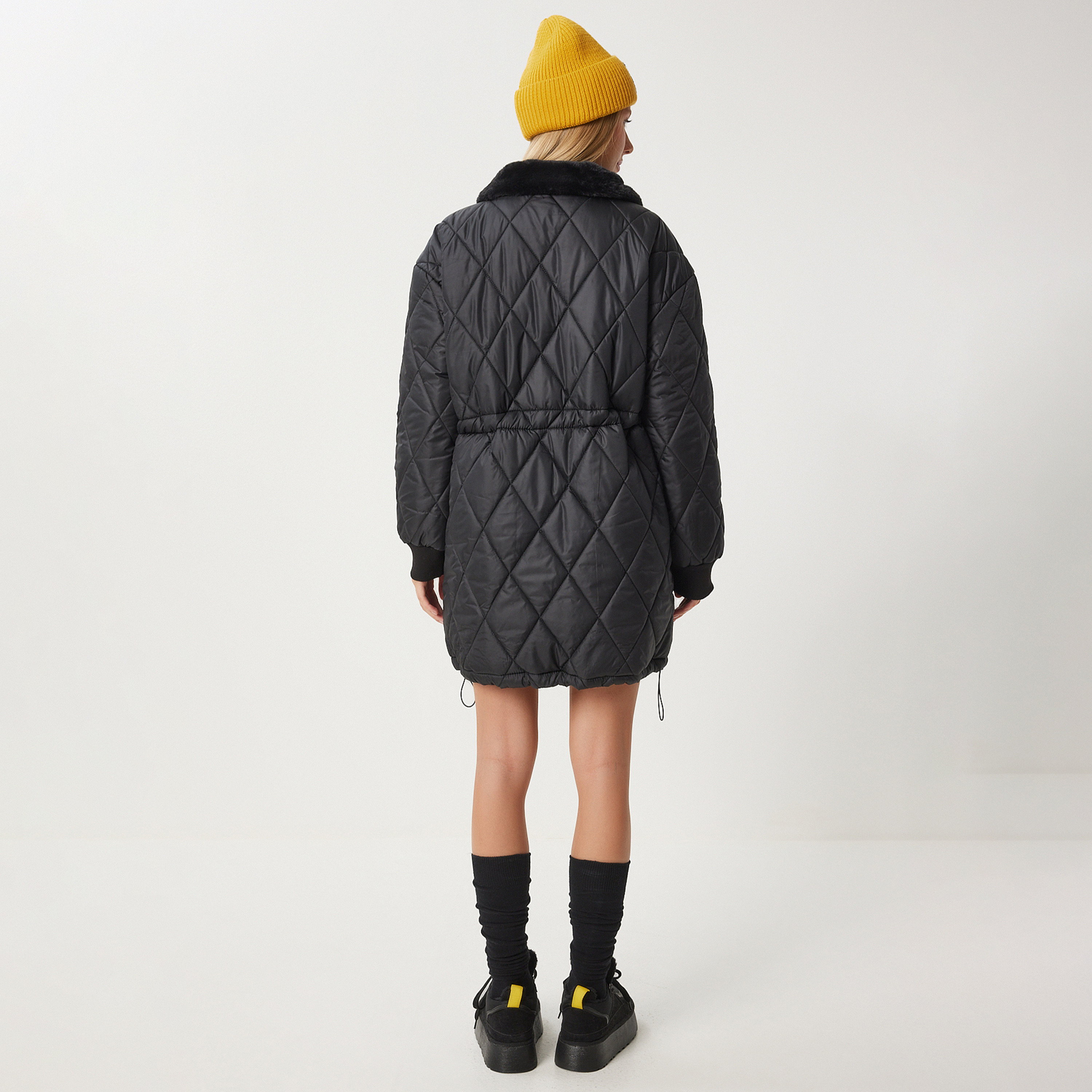 سترة نسائية سوداء بياقة من سعادة إسطنبول-women-winterwear-coatsandjackets-jackets-image-3