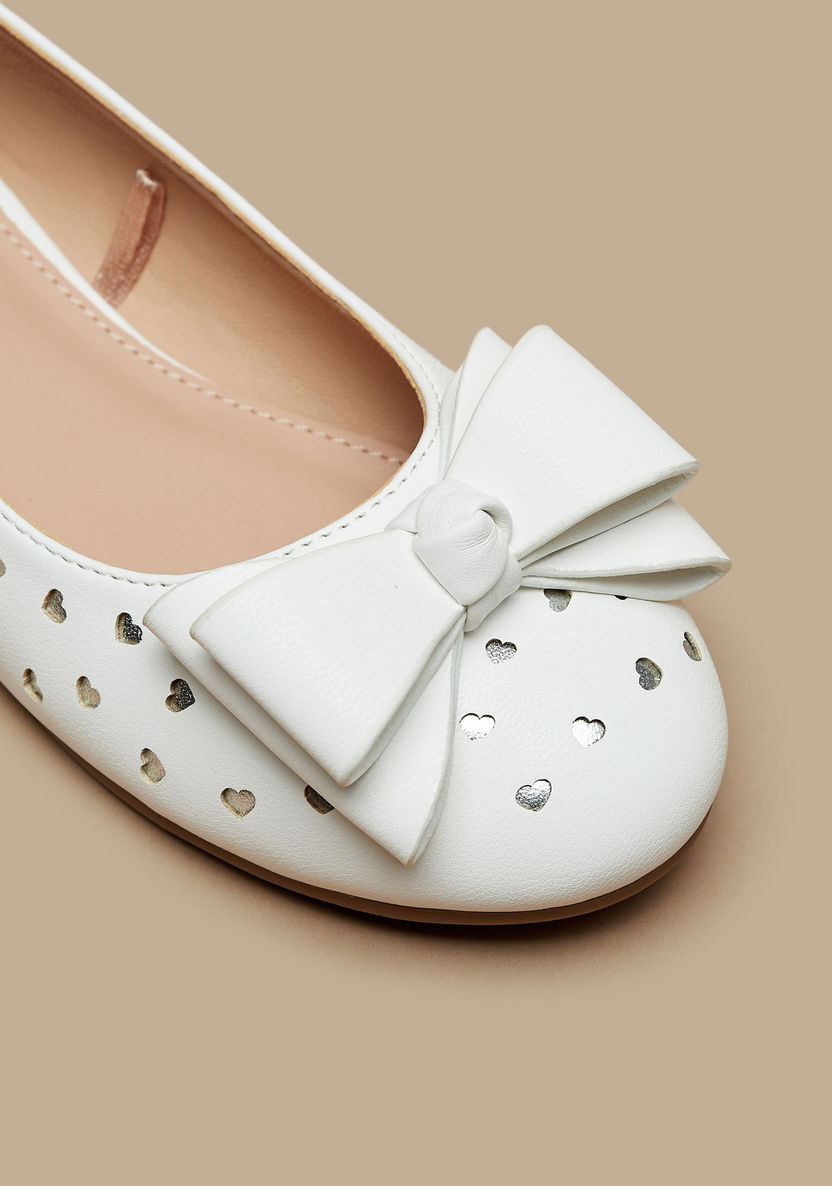 Little Missy Heart Cutwork Slip-On Ballerina Shoes with Bow Accent-Girl%27s Ballerinas-image-4