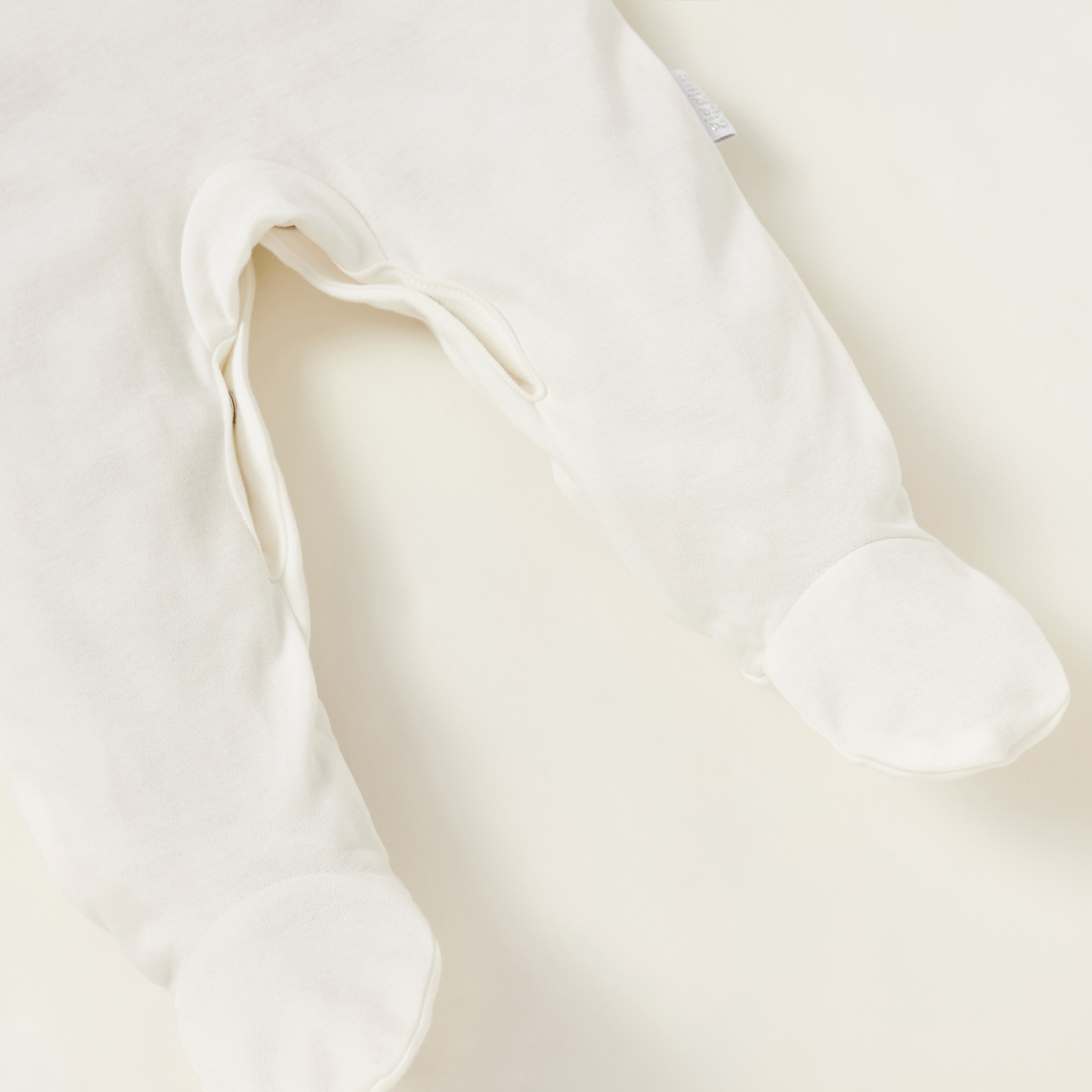 Giggles Textured Closed Feet Sleepsuit with Long Sleeves-baby-girls-clothing-nightwear-sleepsuits-image-3