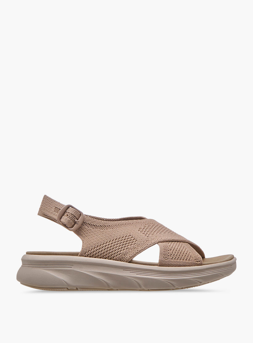 صندل بارز الملمس بأحزمة متقاطعة وإبزيم إغلاق من فلورا بيلا-women-shoes-flats-sandals-image-3