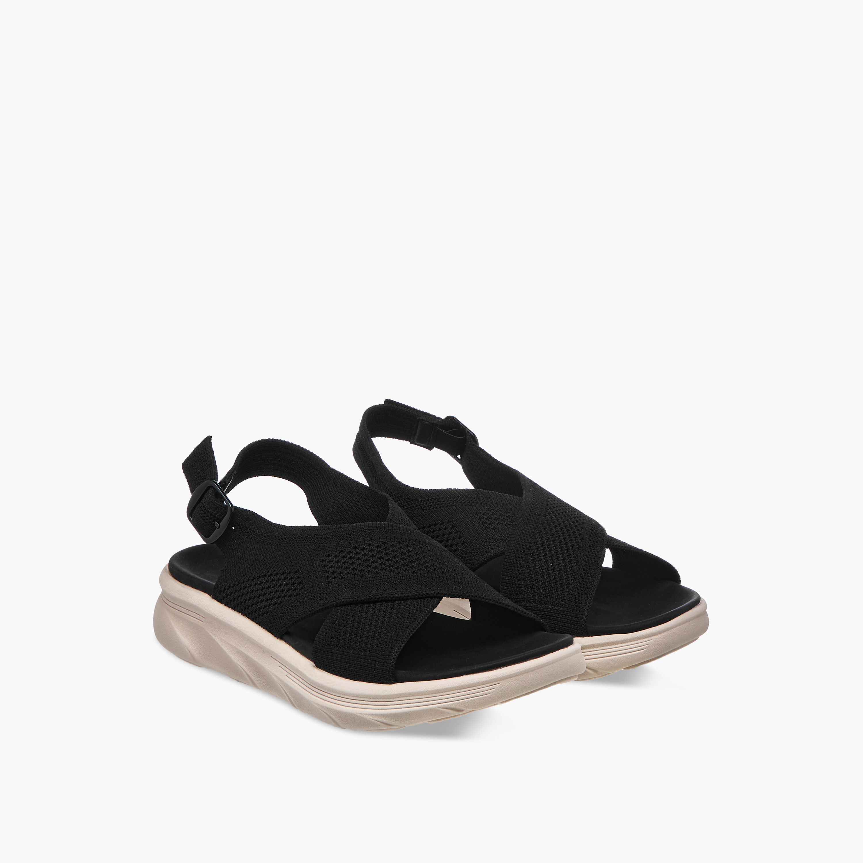 صندل بارز الملمس بأحزمة متقاطعة وإبزيم إغلاق من فلورا بيلا-women-shoes-flats-sandals-image-1