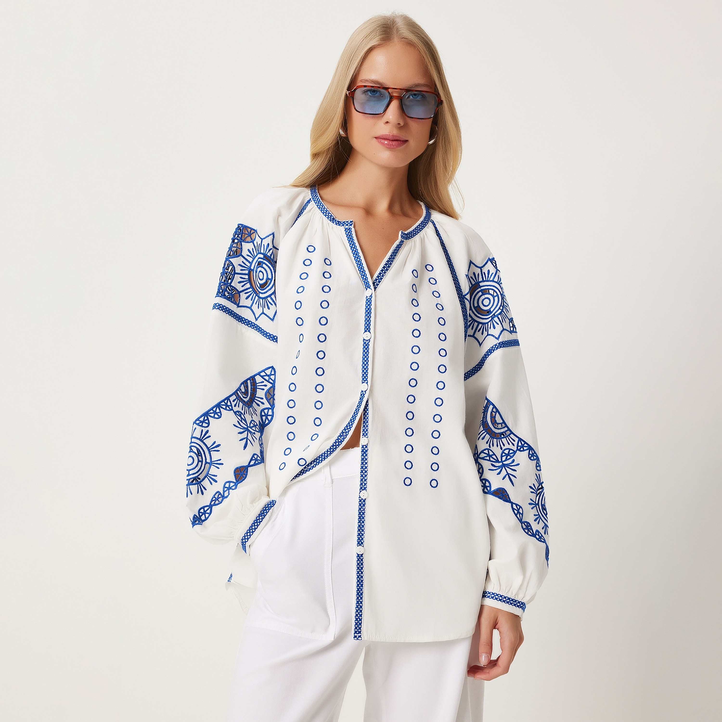 سعادة إسطنبول تطريز قصير الأكمام الرجلان قميص نسائي أبيض بوبلين-women-clothing-shirtsandblouses-shirts-image-1