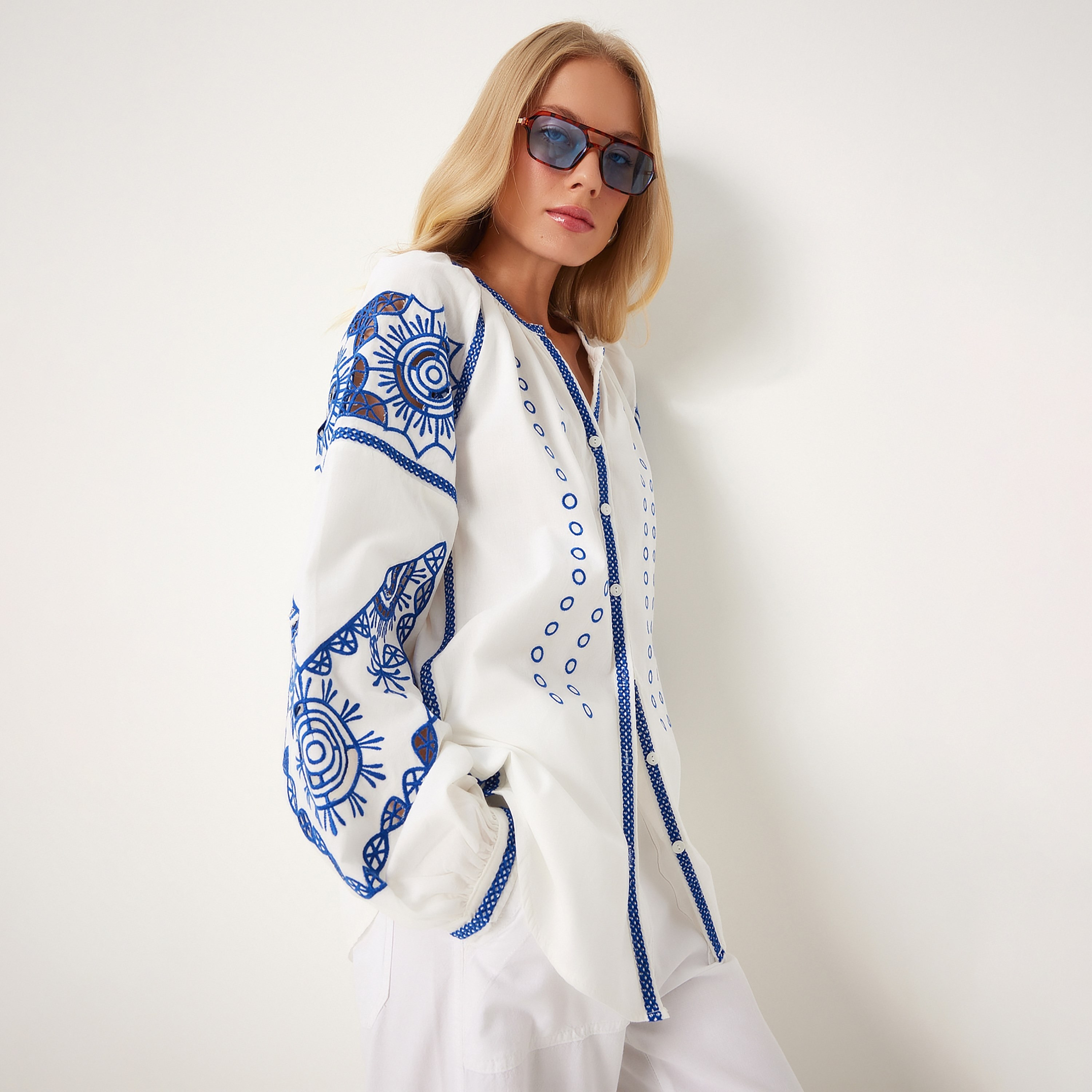 سعادة إسطنبول تطريز قصير الأكمام الرجلان قميص نسائي أبيض بوبلين-women-clothing-shirtsandblouses-shirts-image-2