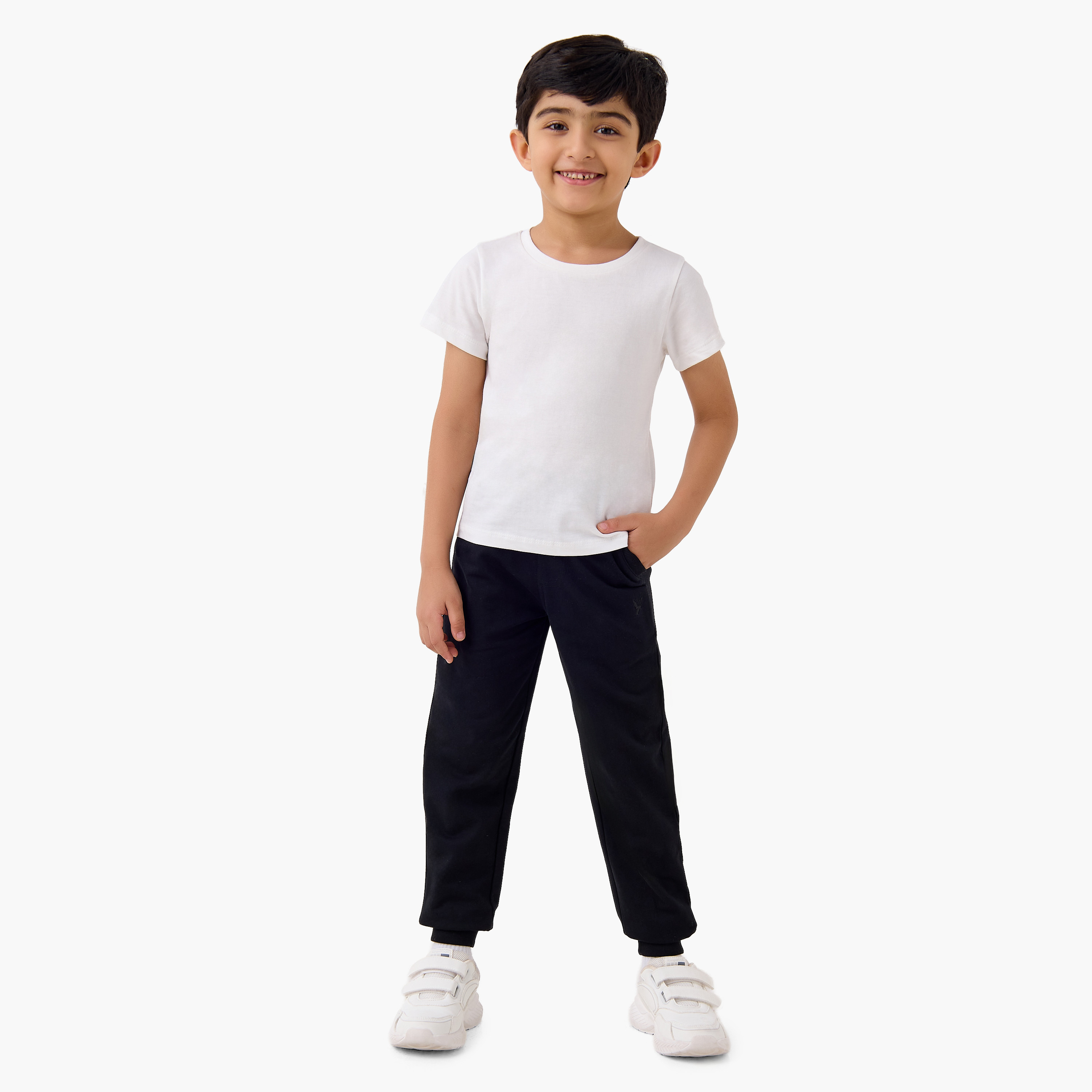 بنطلون رياضي برباط إغلاق وطبعات من جونيورز-boys-clothing-bottoms-joggersandtrackpants-image-2