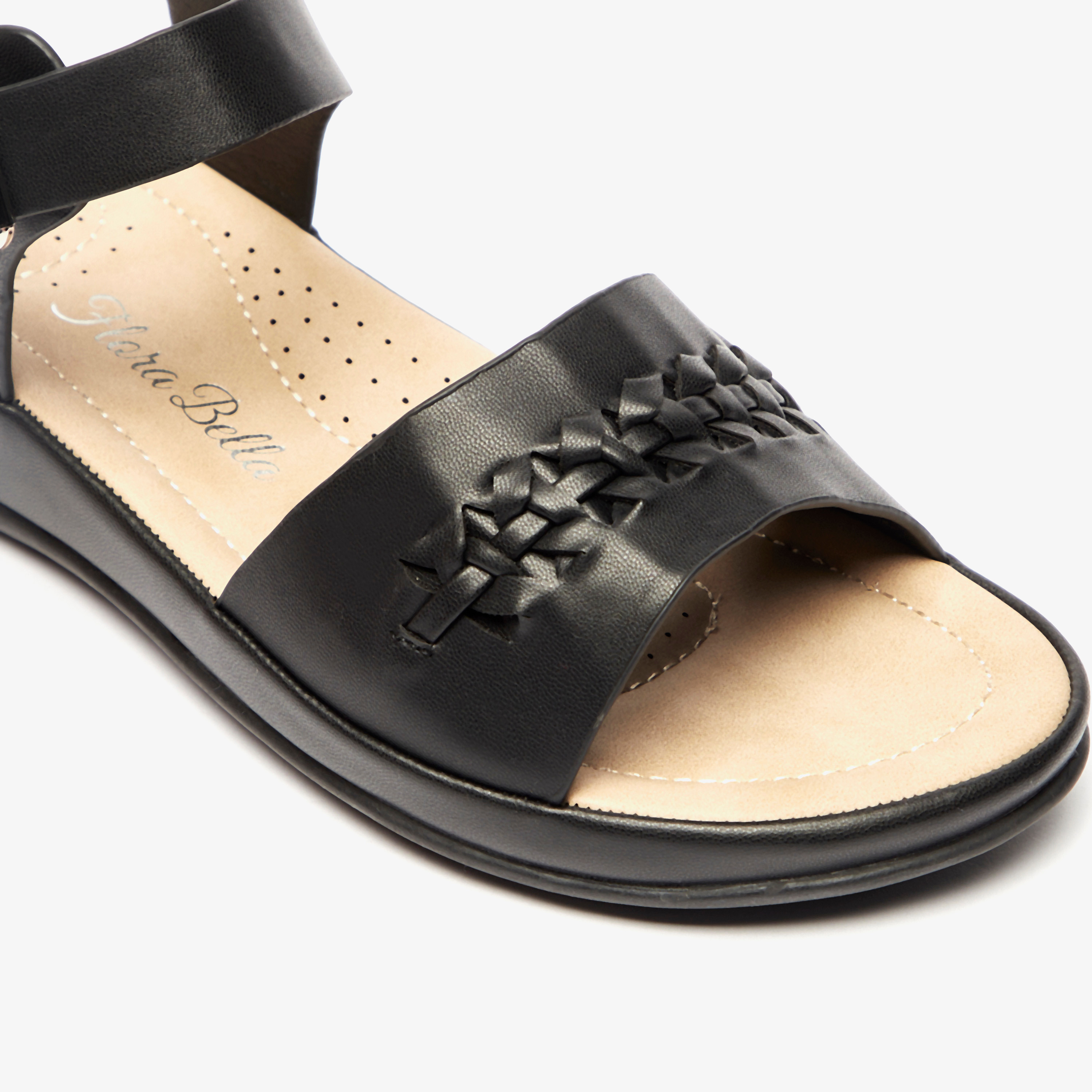 صندل بارز الملمس بإبزيم إغلاق من فلورا بيلا-women-shoes-flats-sandals-image-10