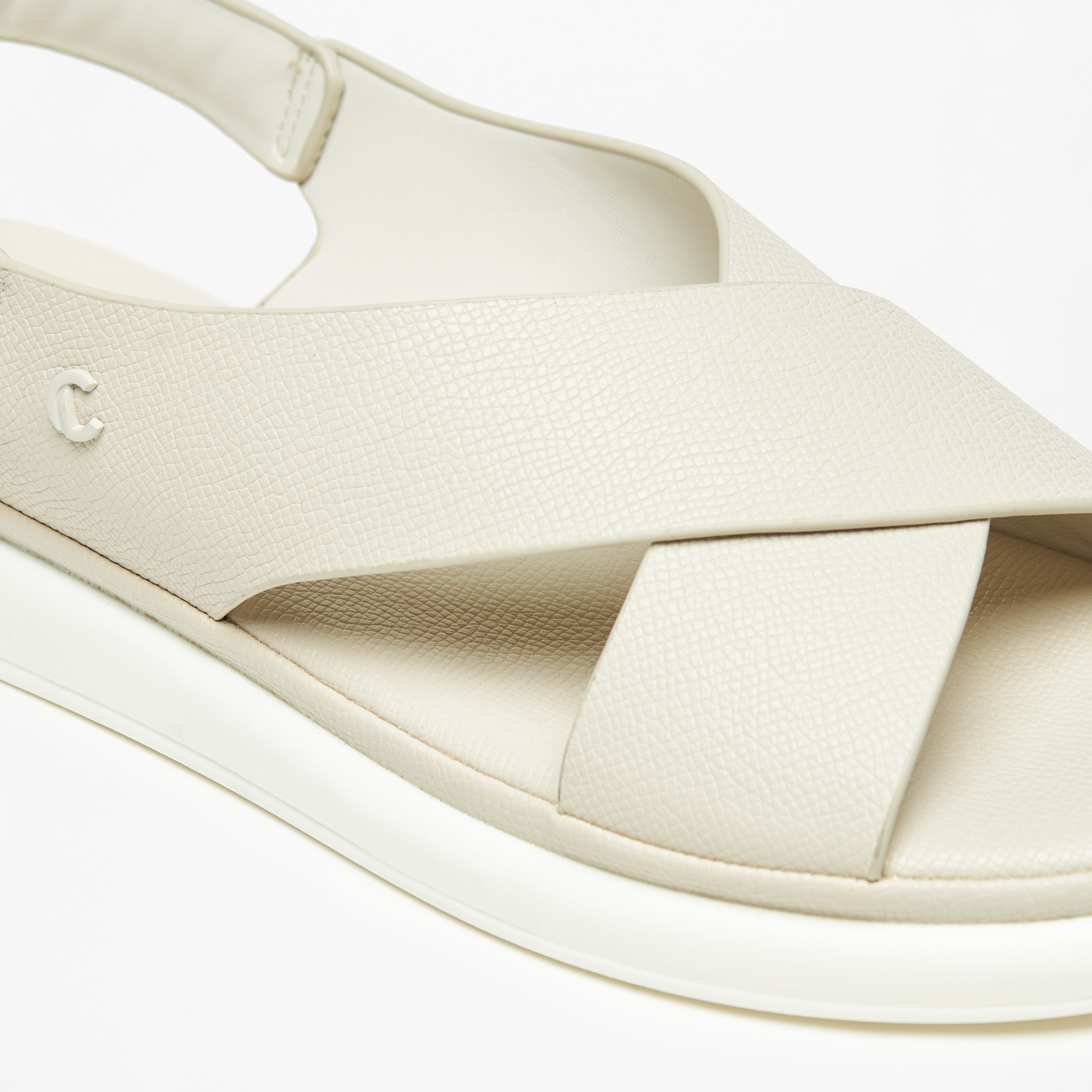 صندل مريح بارز الملمس بشريط إغلاق للنساء من لو كونفورت-women-shoes-flats-sandals-image-5