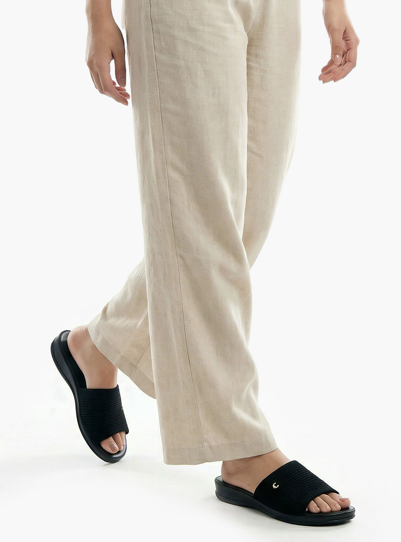 صندل فلانيت بارز الملمس للنساء من لو كونفورت-women-shoes-sandals-flats-image-6