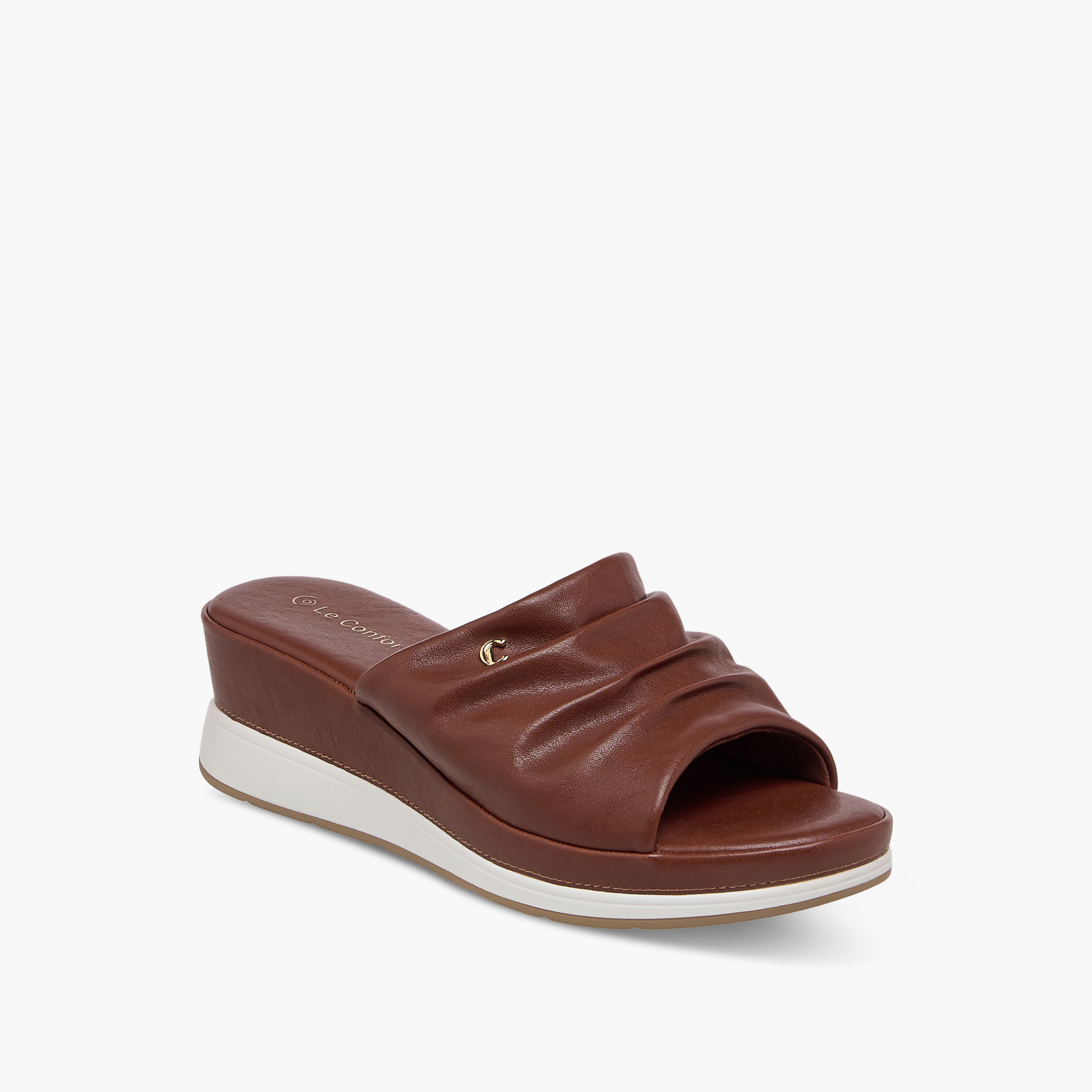 صندل سهل الارتداء بكعب ويدج وتفاصيل مجعّدة من لو كونفورت-women-shoes-sandals-heeled-image-2