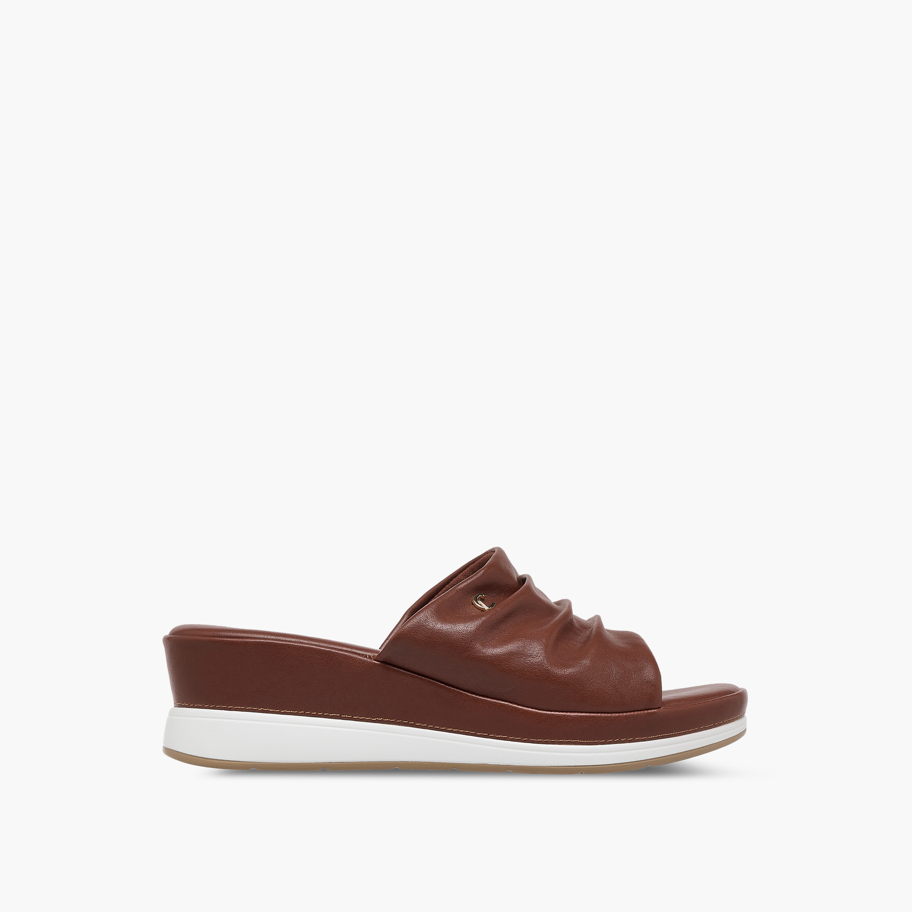 صندل سهل الارتداء بكعب ويدج وتفاصيل مجعّدة من لو كونفورت-women-shoes-sandals-heeled-image-3