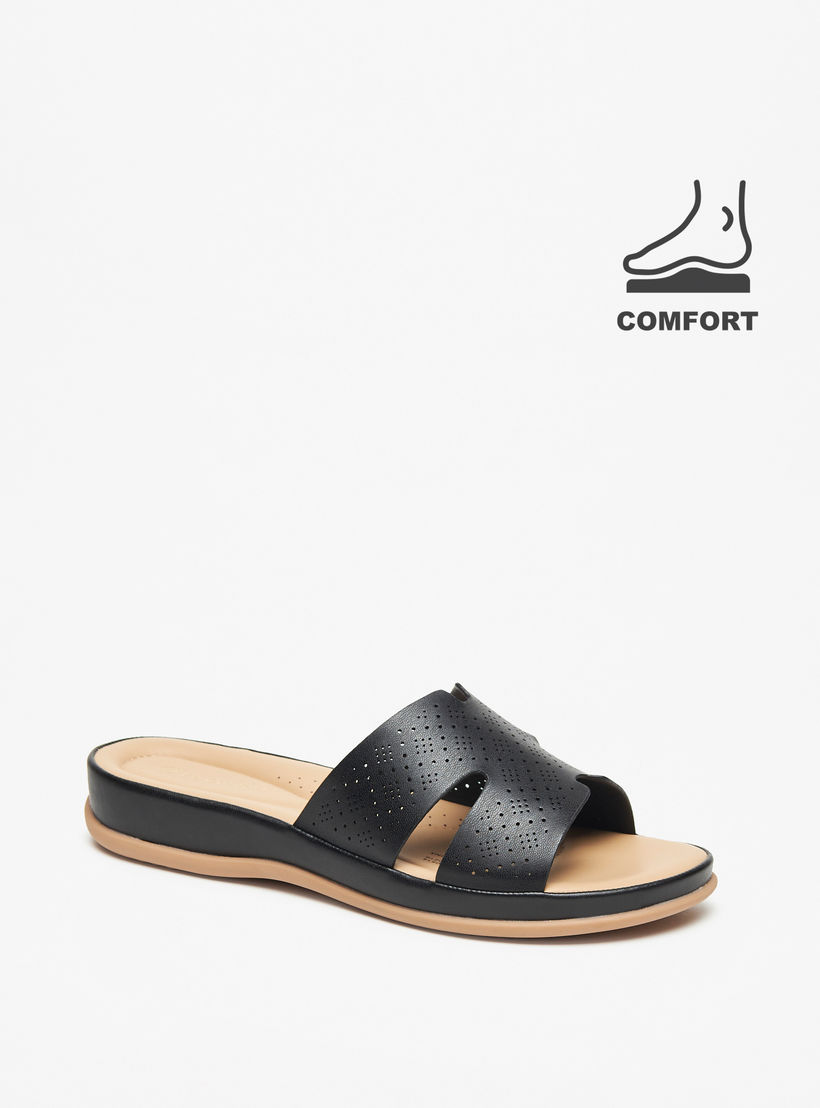 صندل مريح سهل الارتداء بتفاصيل مفرغة بالليزر من لو كونفورت-women-shoes-flats-sandals-image-1