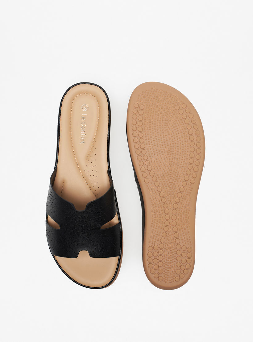 صندل مريح سهل الارتداء بتفاصيل مفرغة بالليزر من لو كونفورت-women-shoes-flats-sandals-image-5
