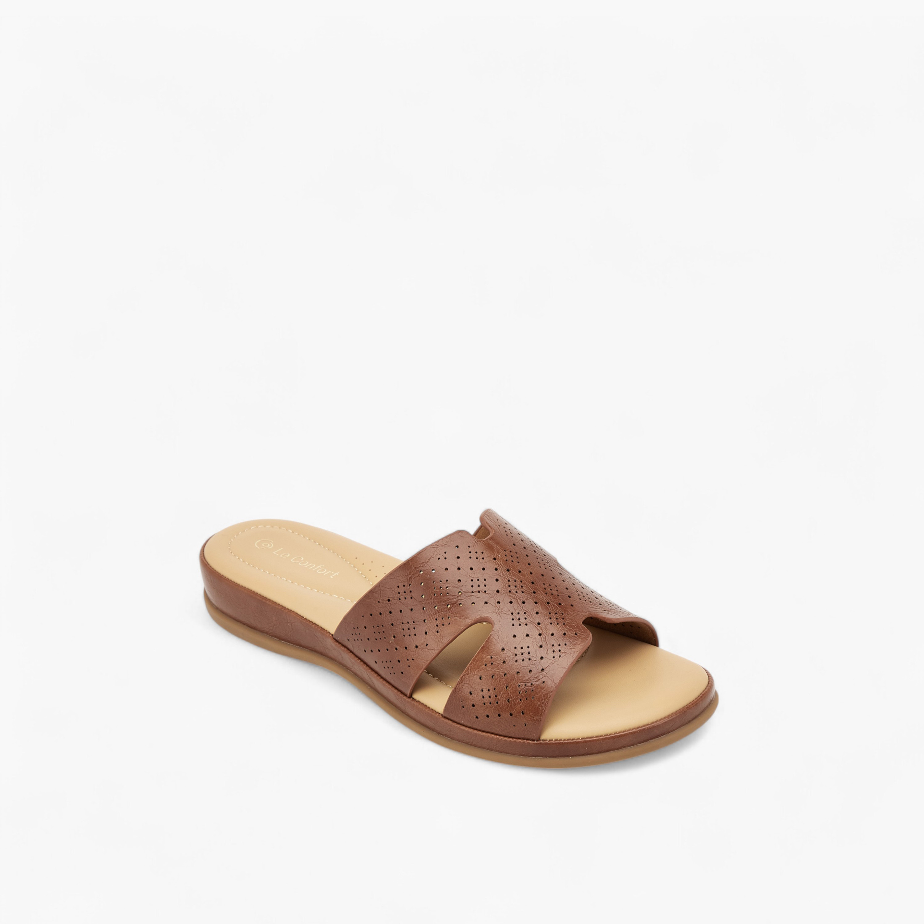 صندل مريح سهل الارتداء بتفاصيل مفرغة بالليزر من لو كونفورت-women-shoes-flats-sandals-image-2