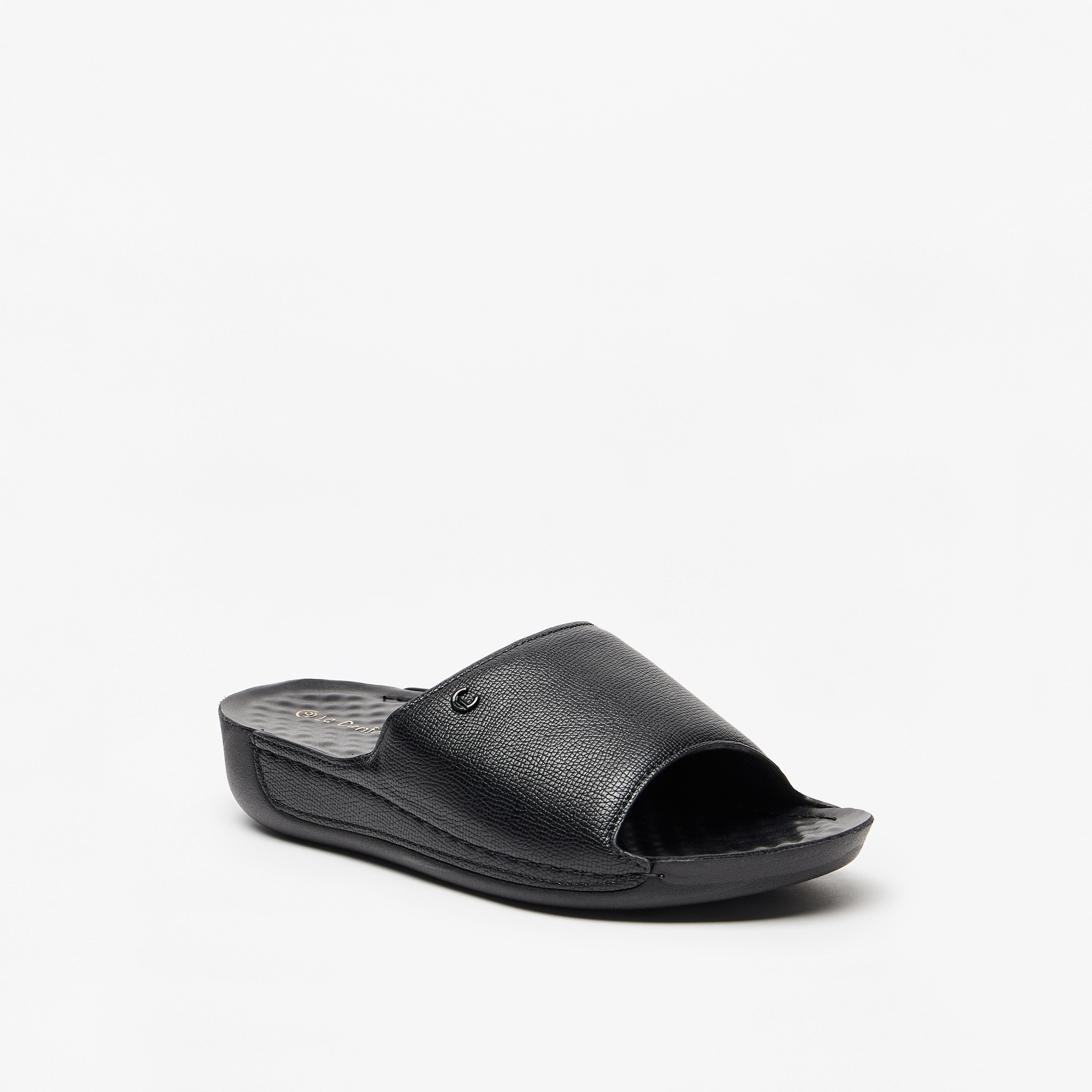 صندل بارز الملمس سهل الارتداء بتفاصيل مغرزة من لو كونفورت-women-shoes-flats-sandals-image-1
