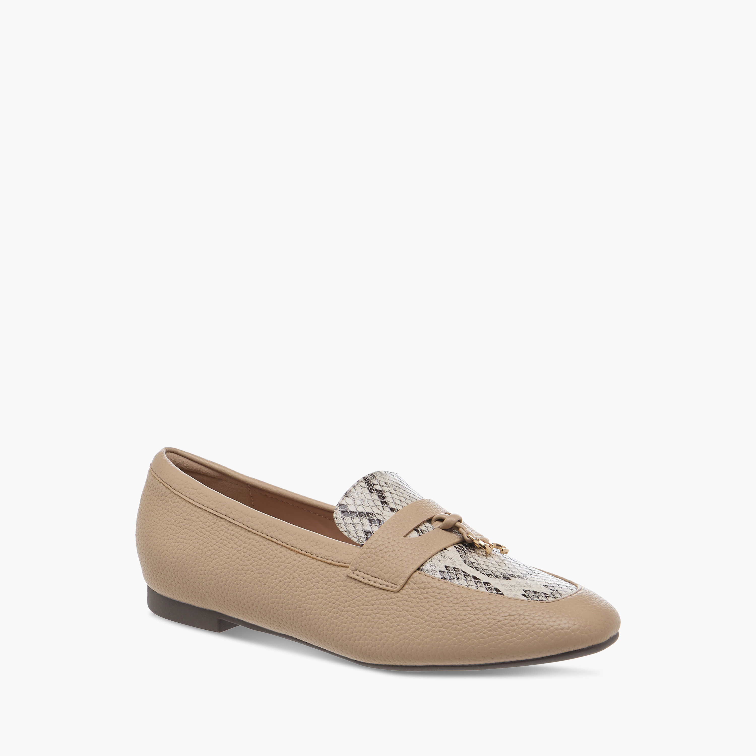 حذاء خفيف سهل الارتداء بملمس حيوانات وتفاصيل دلاية للنساء من سيليست-women-shoes-flats-loafers-image-2