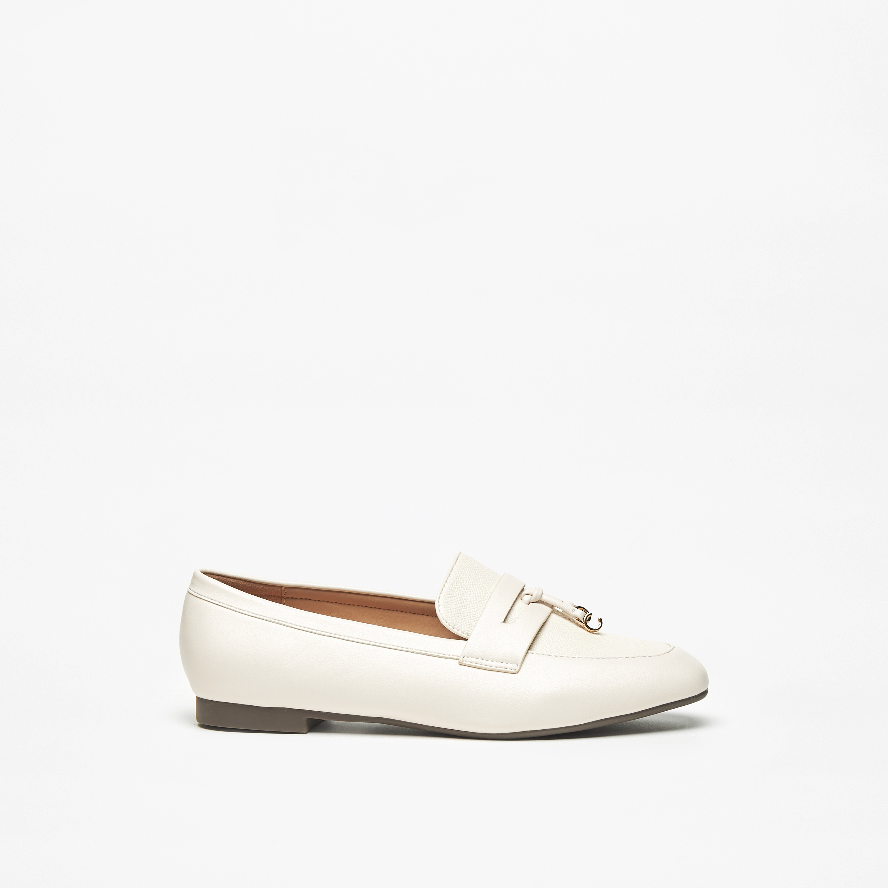 حذاء سهل الارتداء بارز الملمس بتفاصيل شعار للنساء من سيليست-women-shoes-flats-loafers-image-3