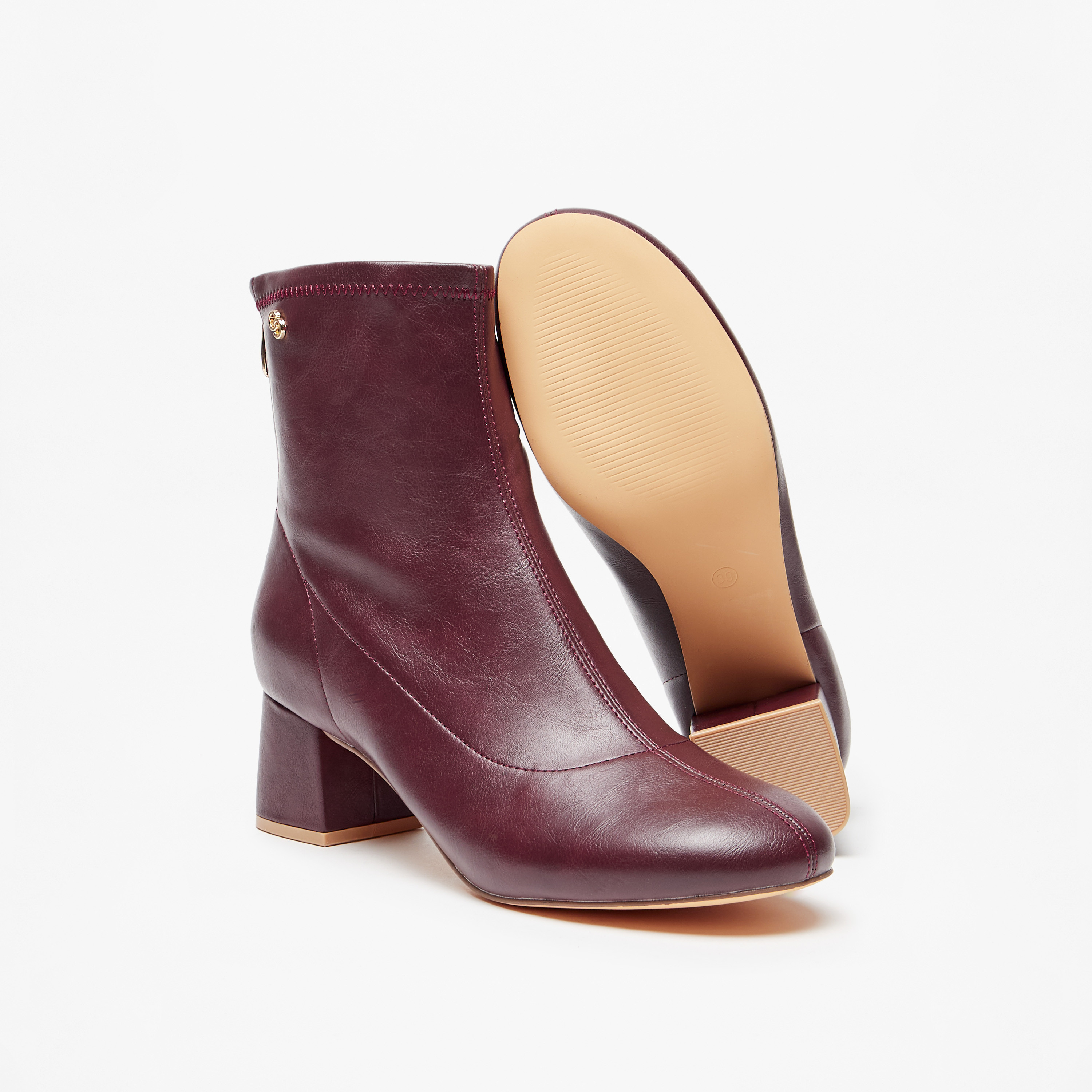 بوت سادة بطول الكاحل وسحاب إغلاق وكعب سميك للنساء من سيليست-women-shoes-boots-image-9