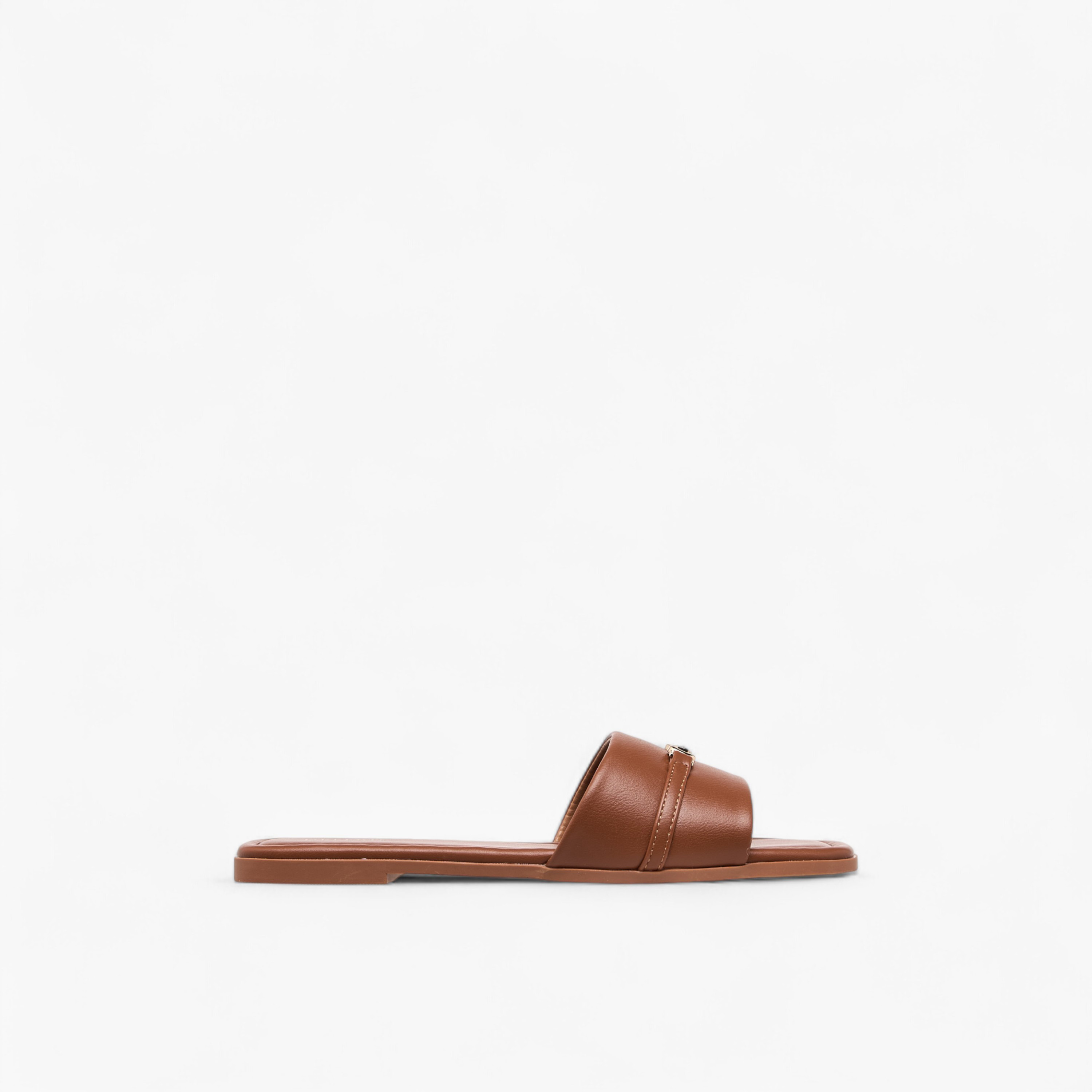صندل سهل الارتداء بتفصيل إبزيم للنساء من سيليست-women-shoes-flats-sandals-image-3