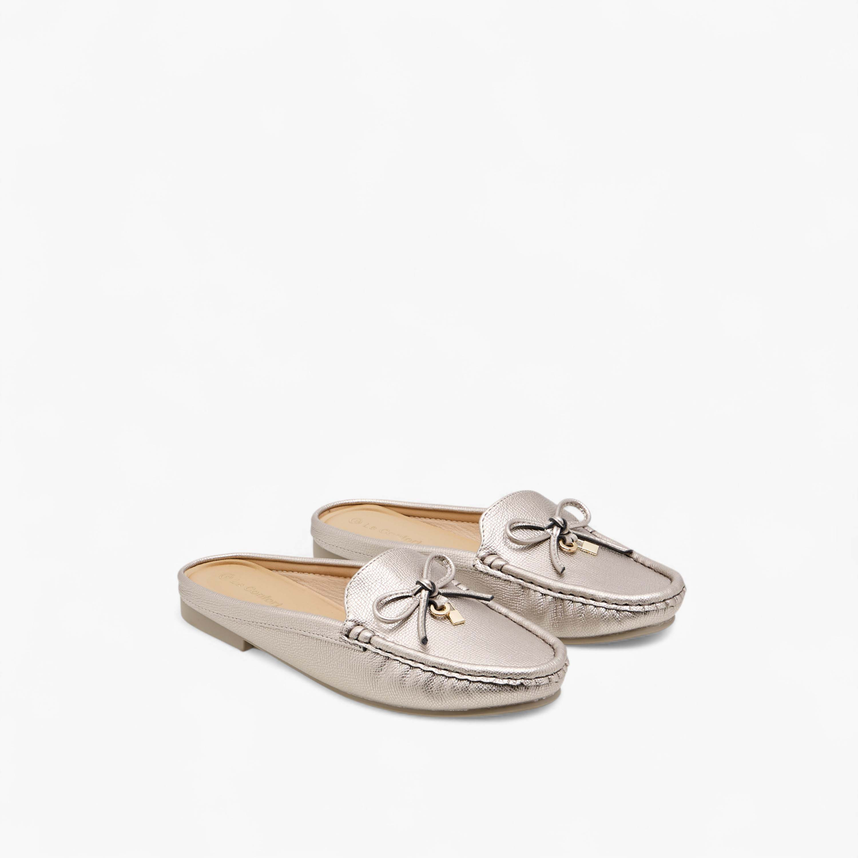 حذاء ميول سهل الارتداء بتفاصيل فيونكة من لو كونفورت-women-shoes-flats-mules-image-1